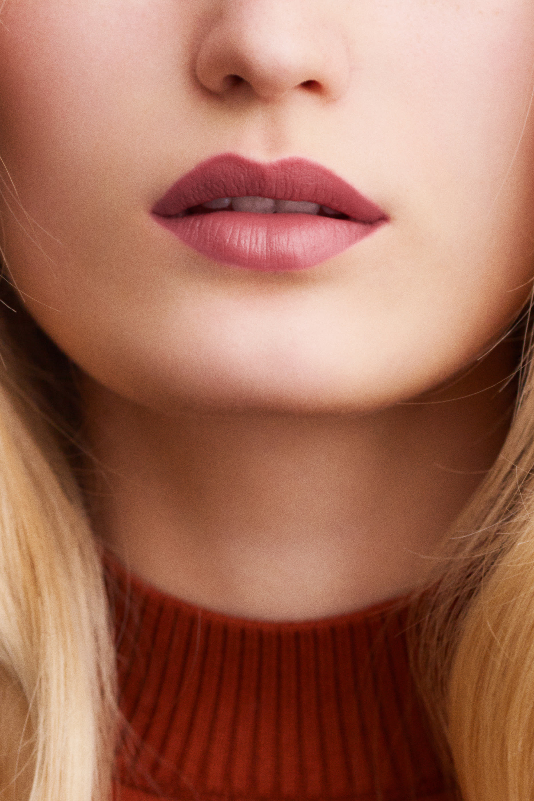 أحمر شفاه روج غير لامع درجة روز نوي