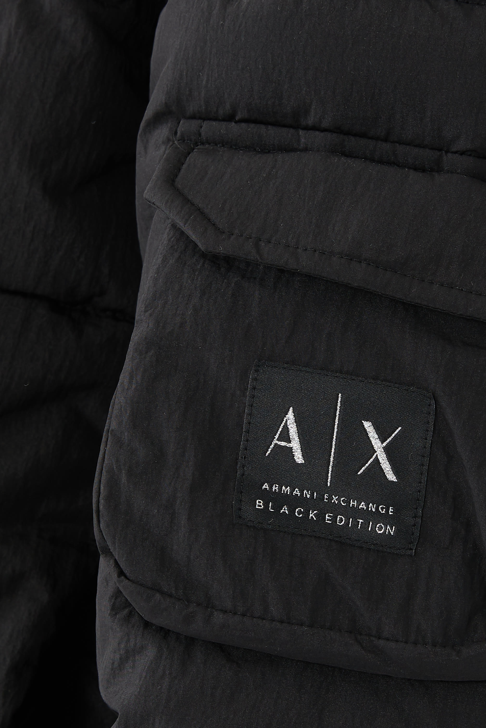 جاكيت بإصدار أسود