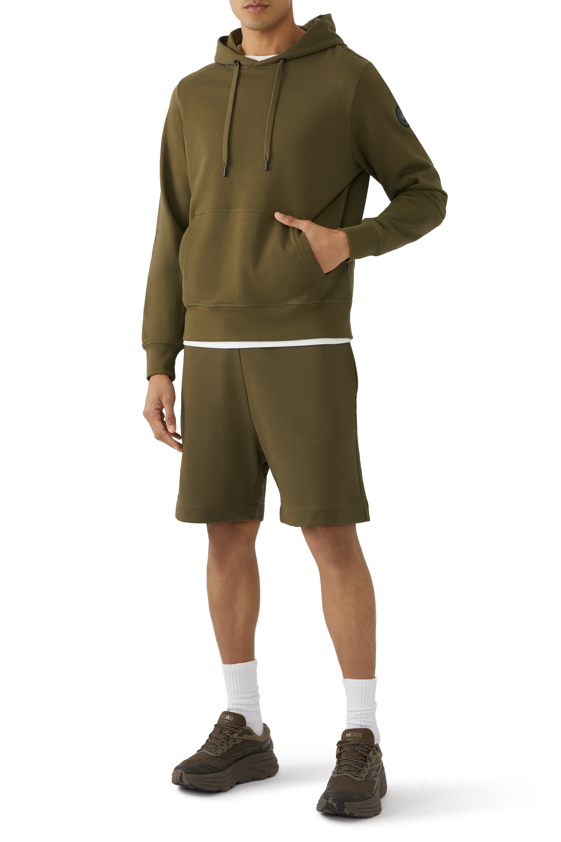 هودي هورون بملصق شعار الماركة