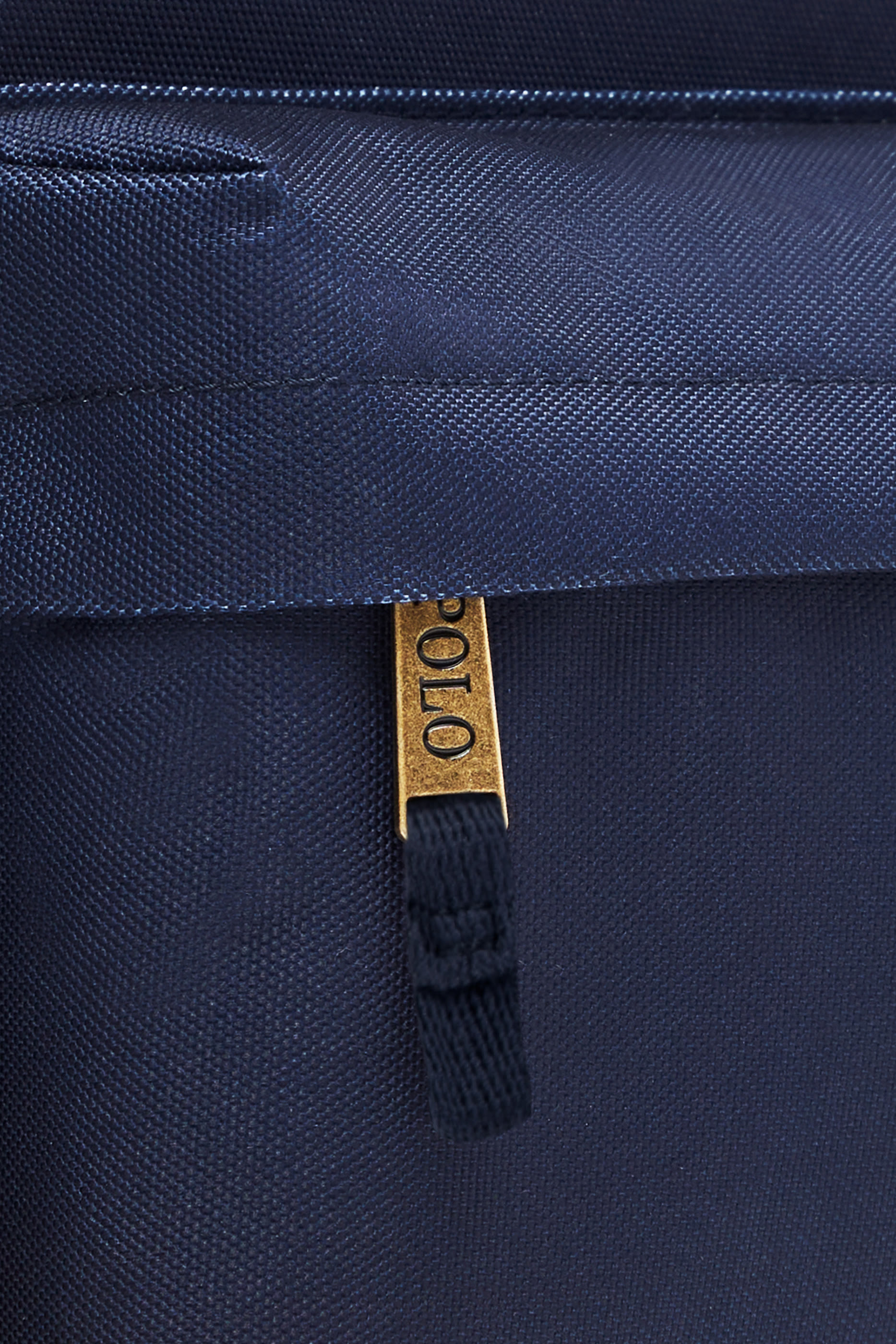 حقيبة ظهر بشعار الماركة للأطفال