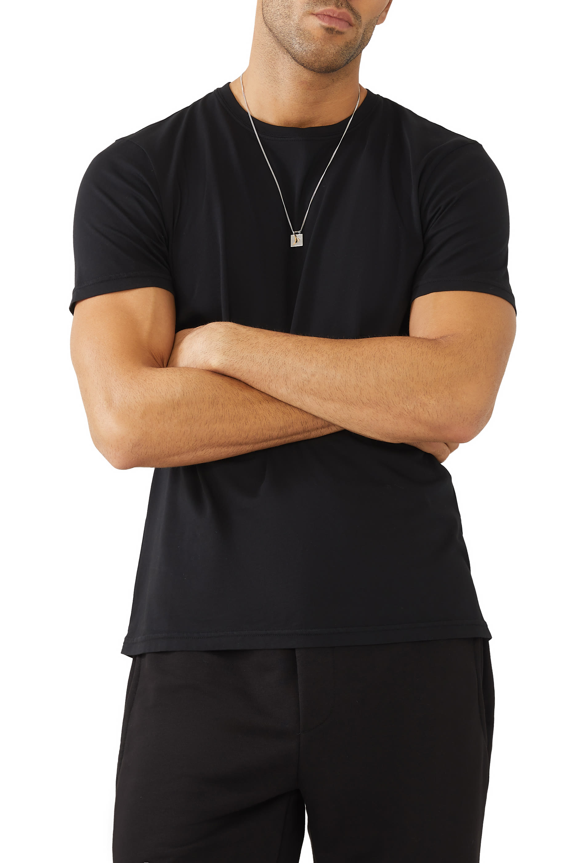 تيشيرت بأكمام قصيرة