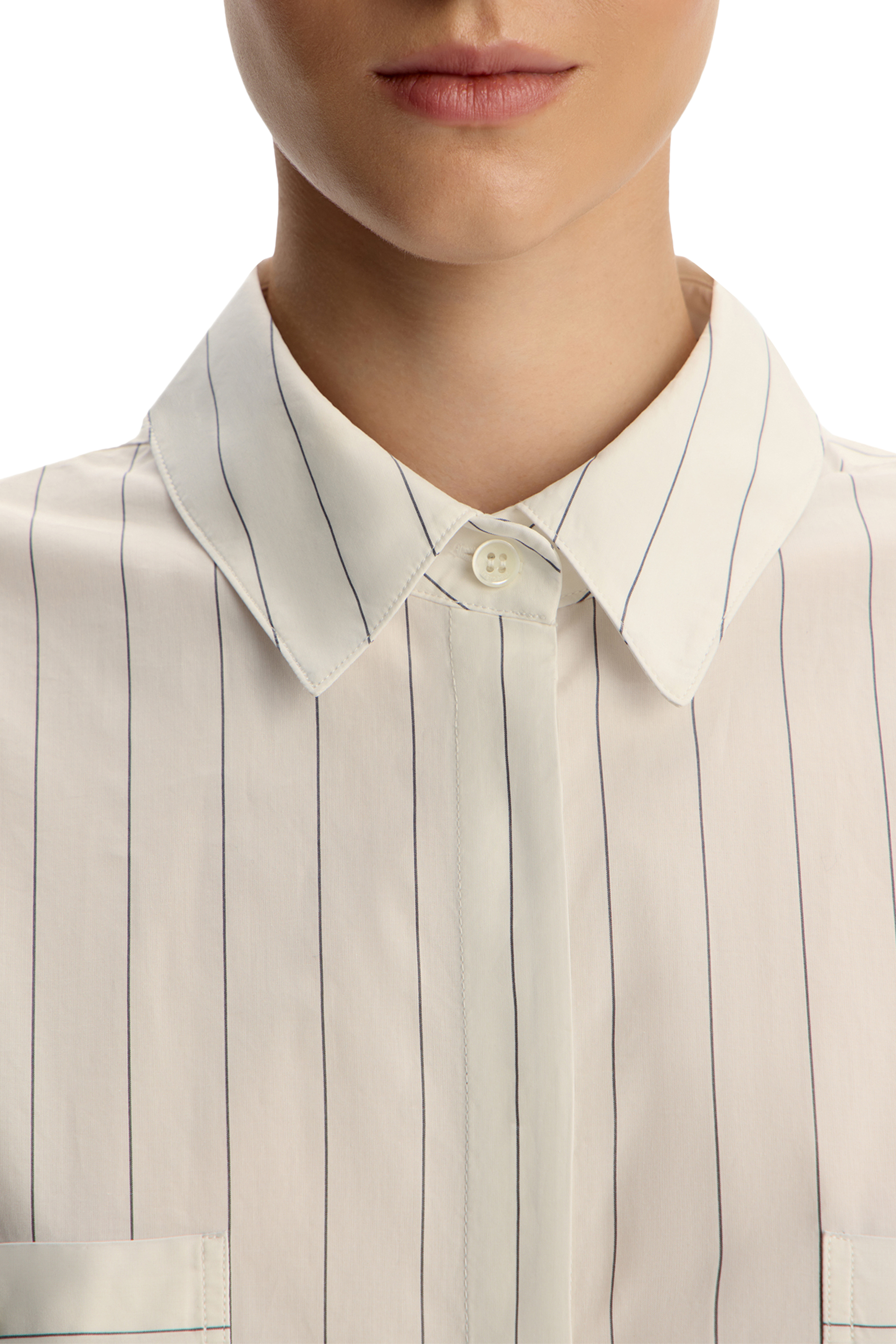 قميص مخطط بأكمام طويلة