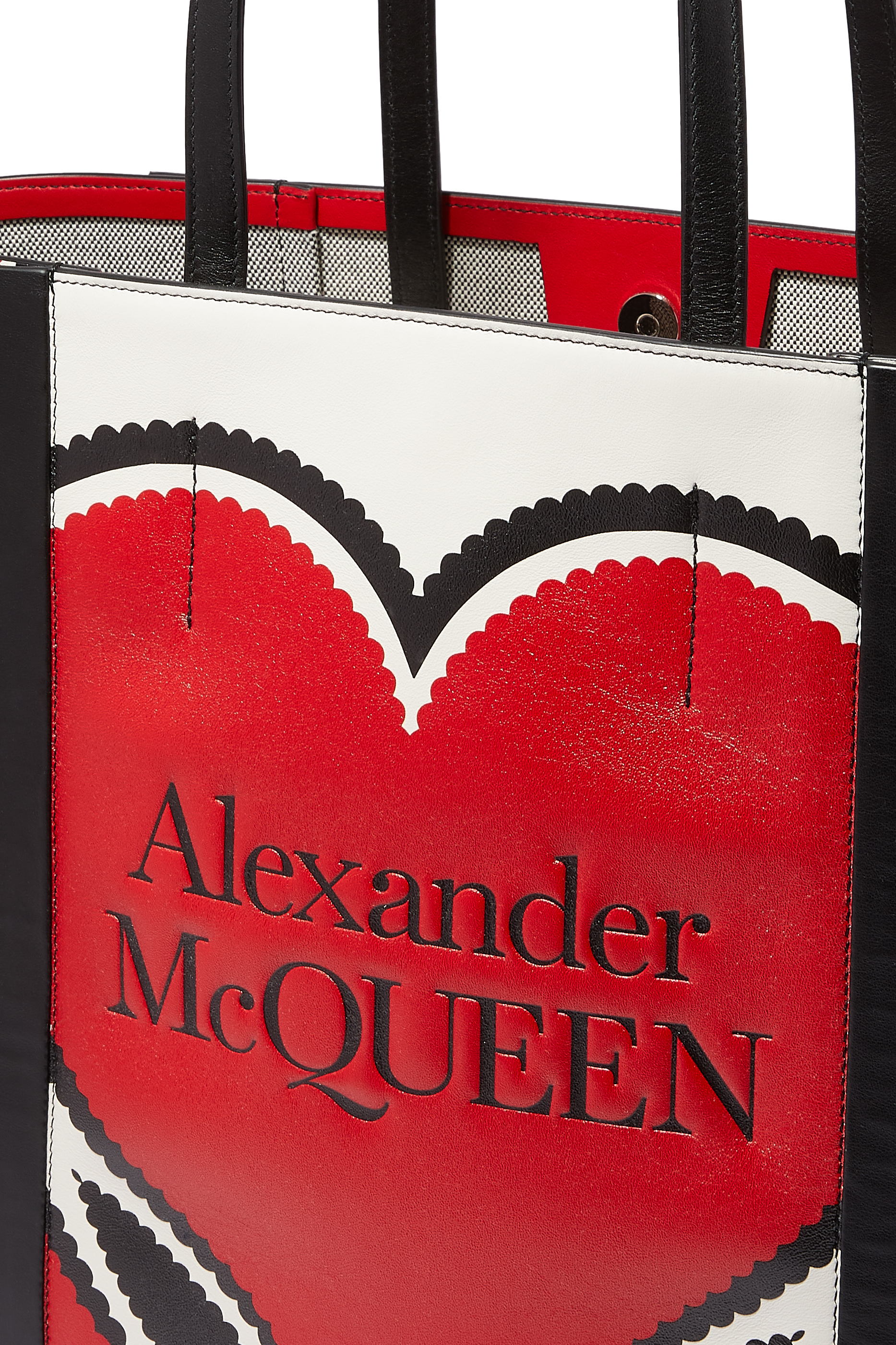 حقيبة يد بشعار الماركة