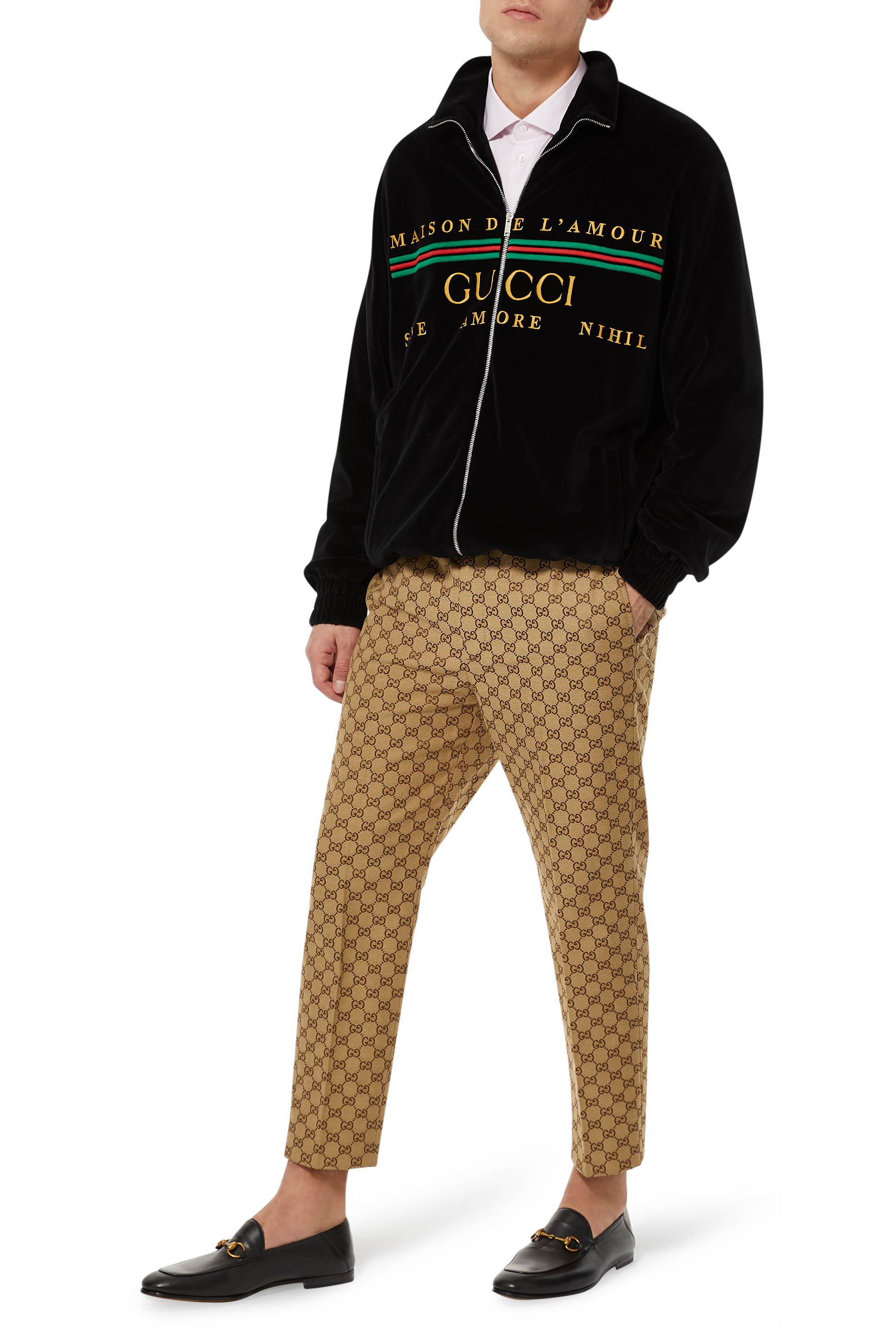 جاكيت شينل مطرز بقصة فضفاضة