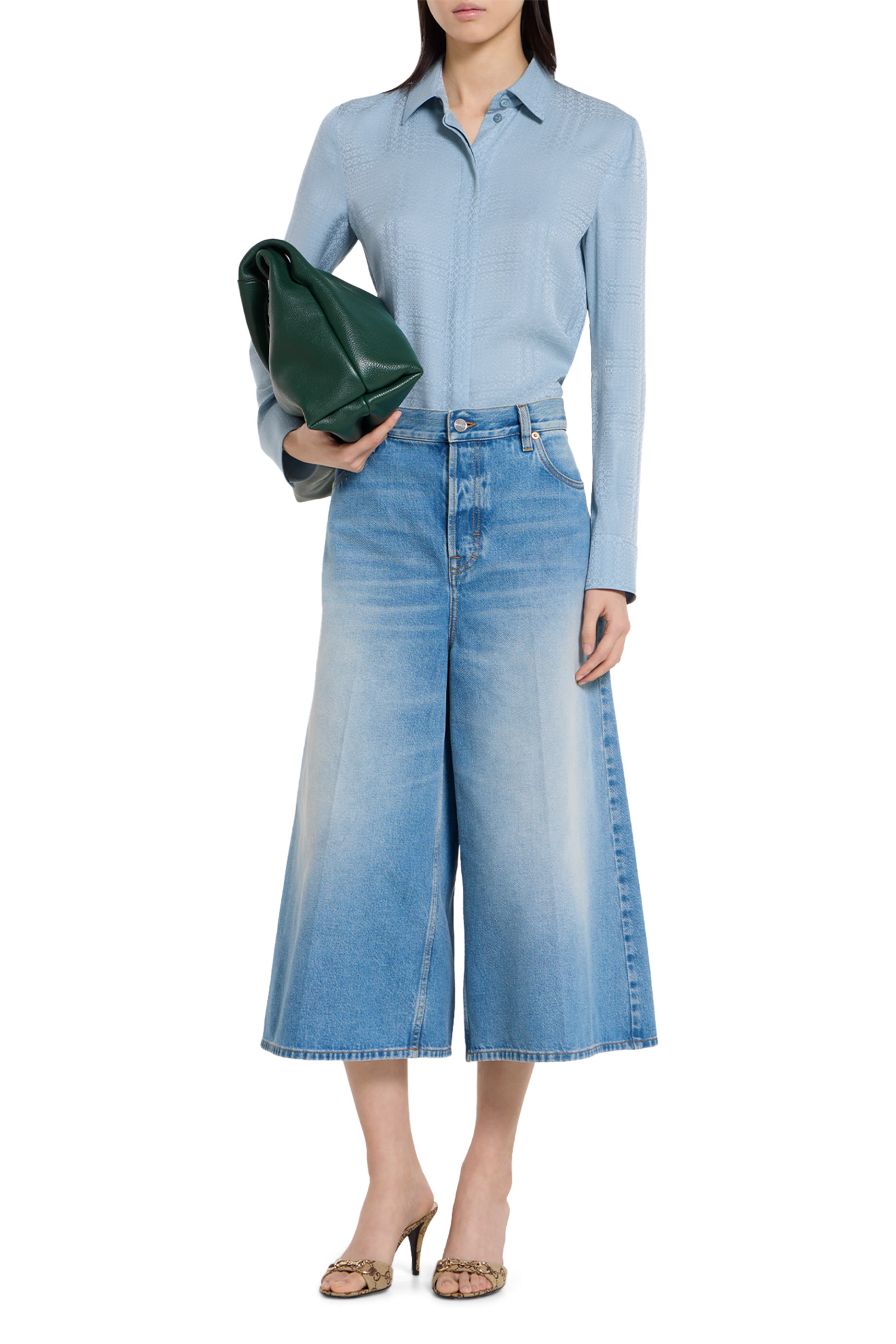 صندل 85 بشعار الماركة وحلية لجام الحصان