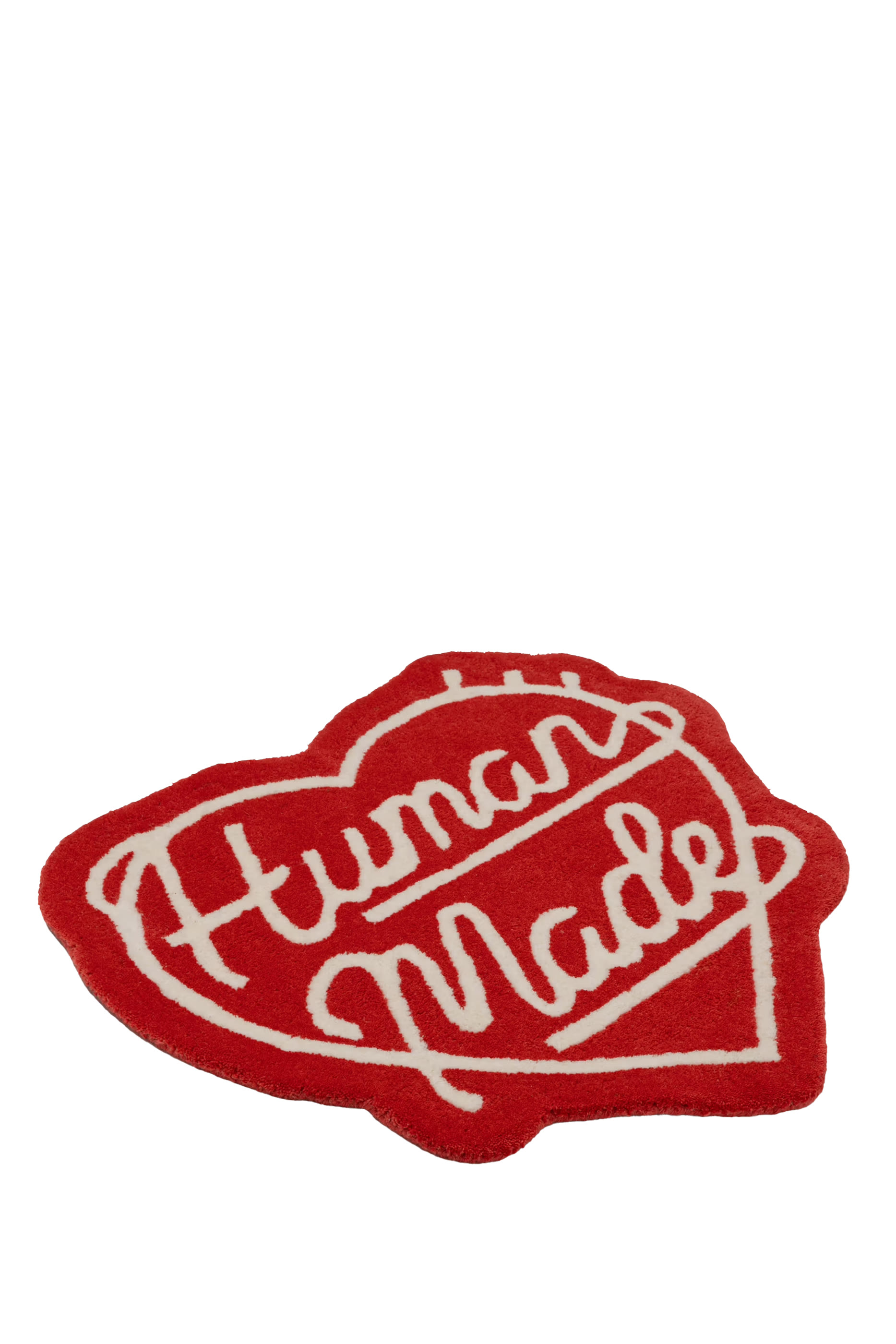 سجادة متوسطة بتصميم قلب