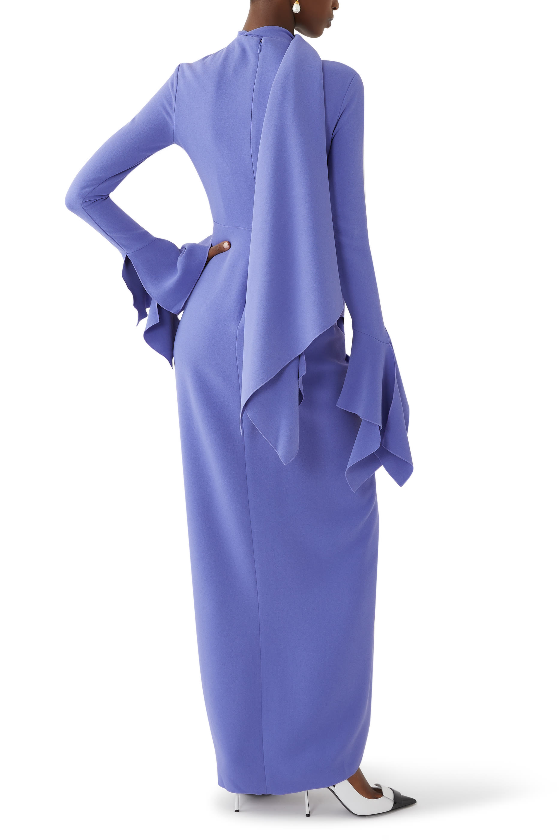 فستان نيلا طويل