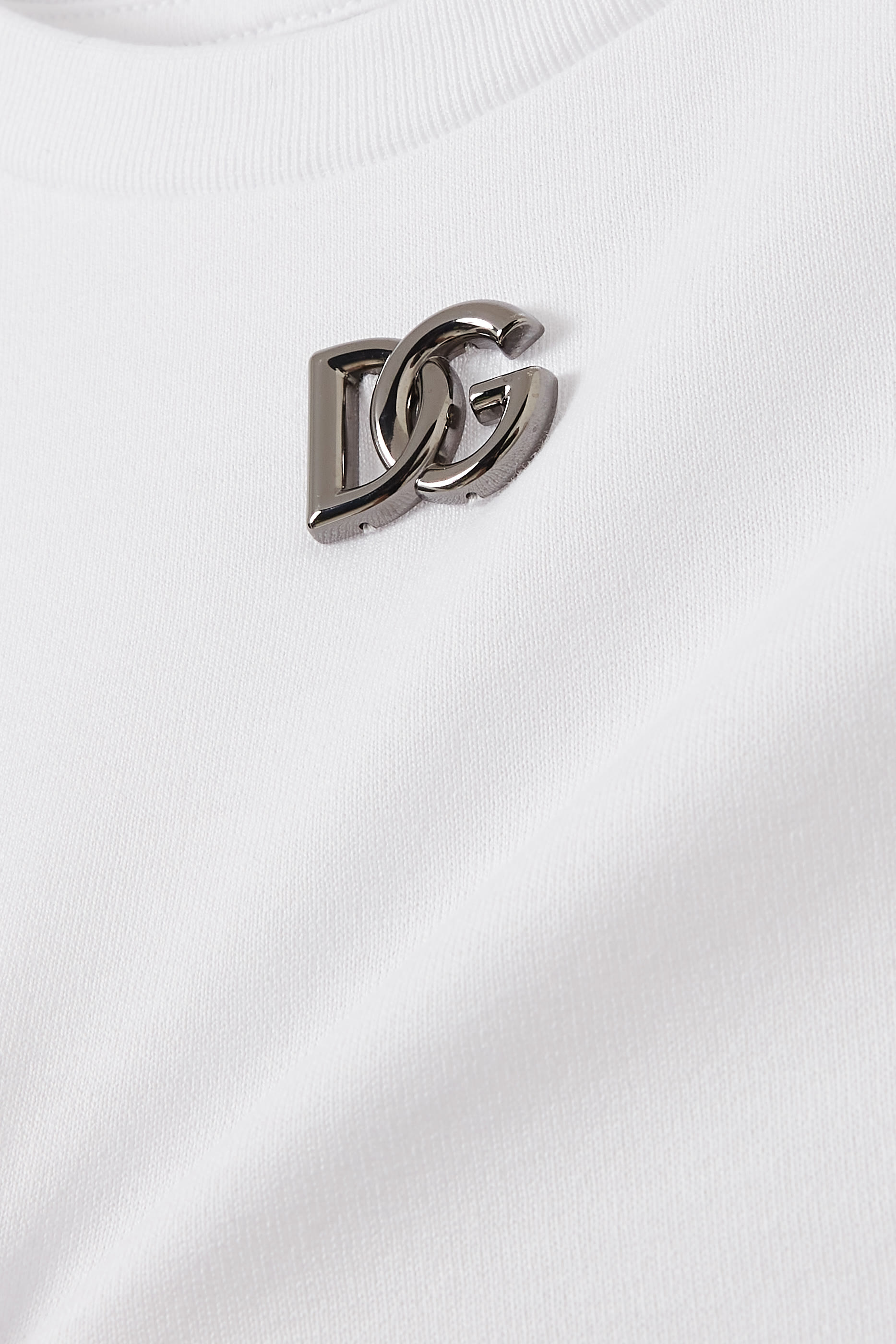 تيشيرت للأطفال بحلية معدنية بشعار الماركة