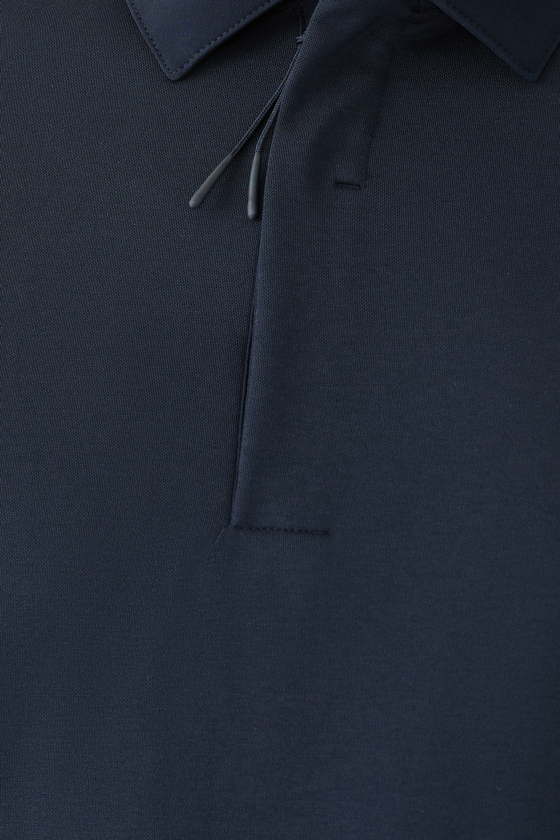 تيشيرت بأكمام قصيرة