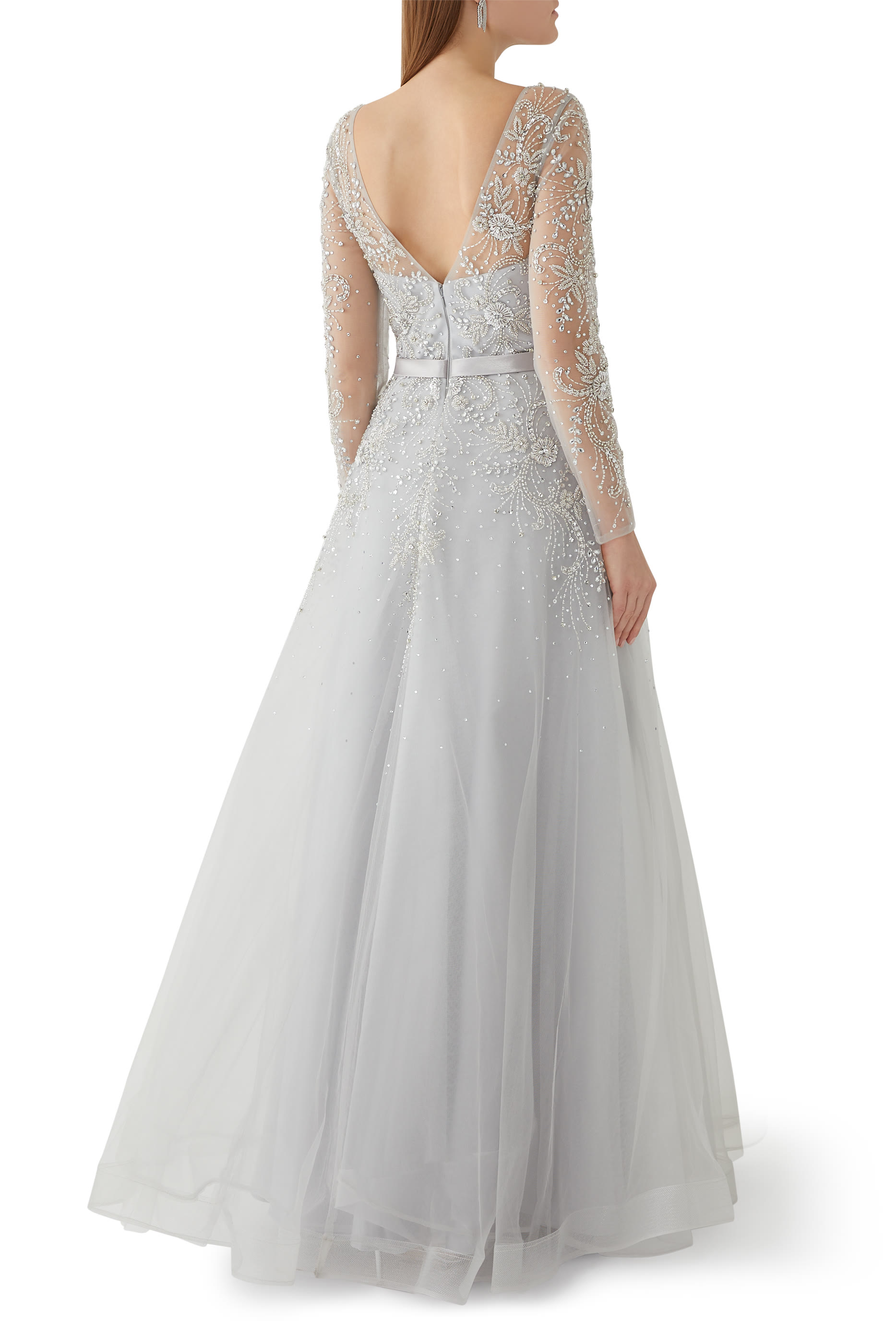 فستان سهرة بأكمام طويلة تول