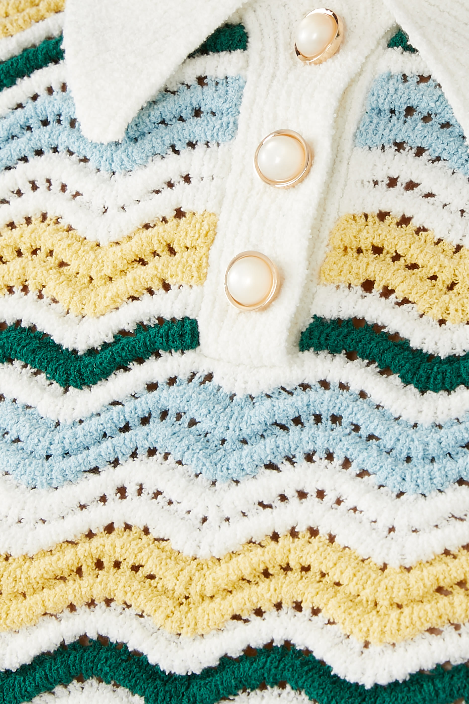 بلوزة بنقشة مموجة بوكليه