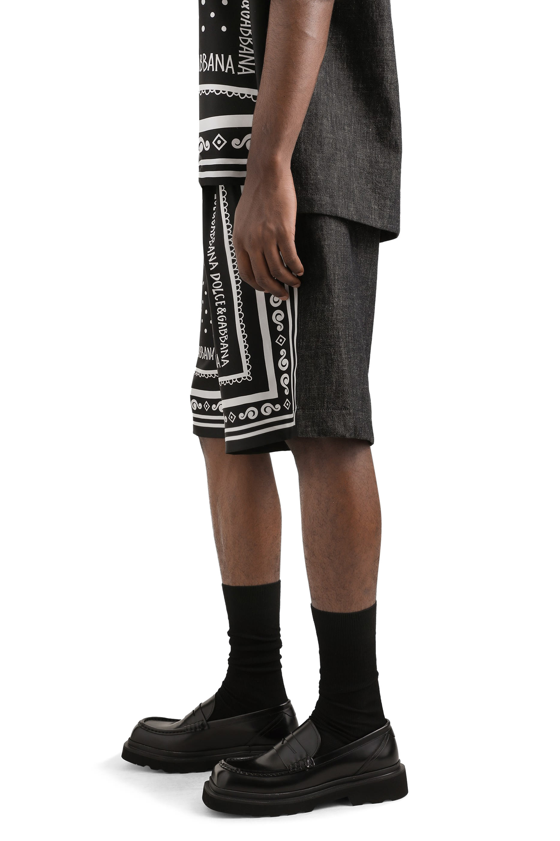 شورت بنقشة حرير ودنيم