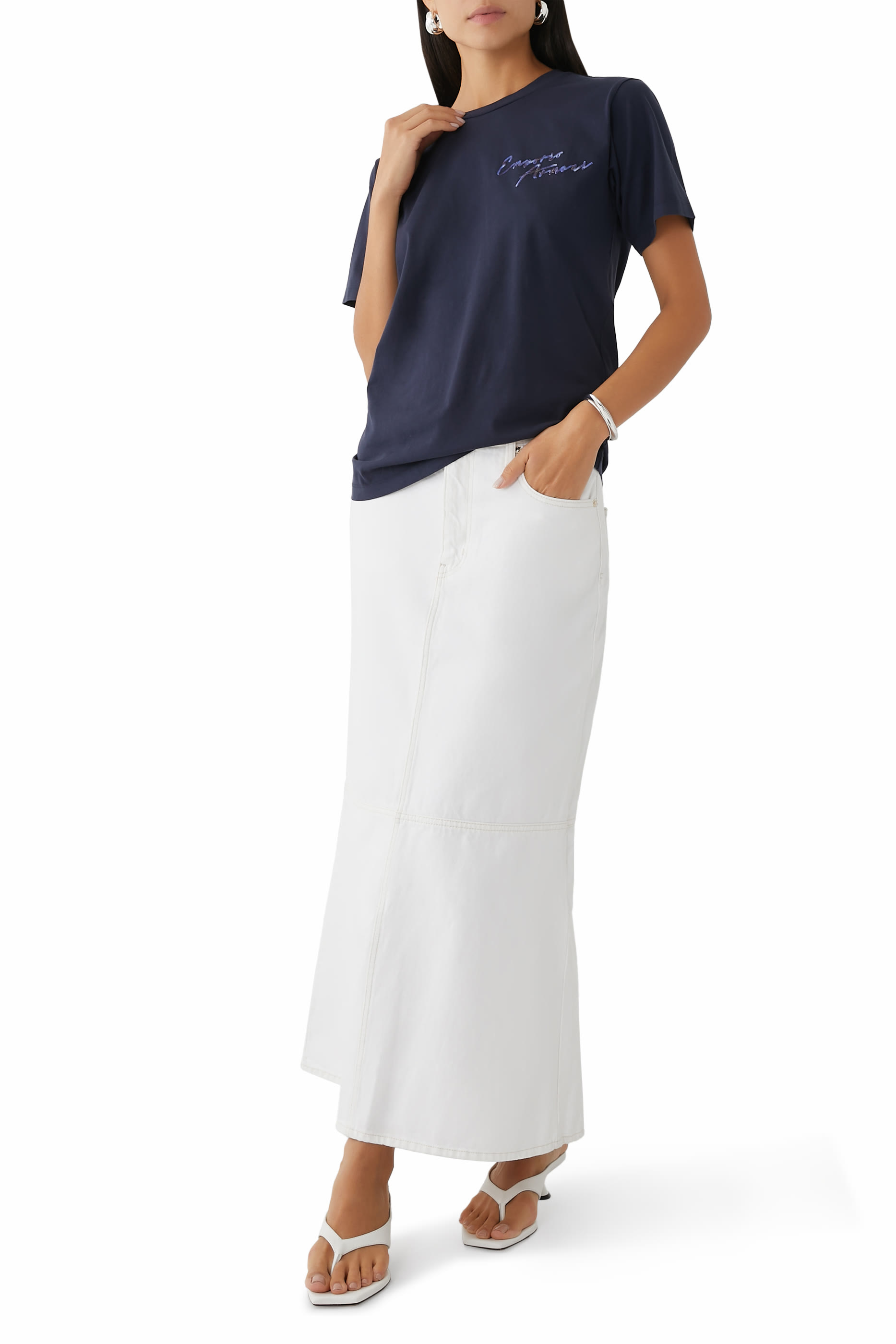 تيشيرت مطرز بشعار الماركة