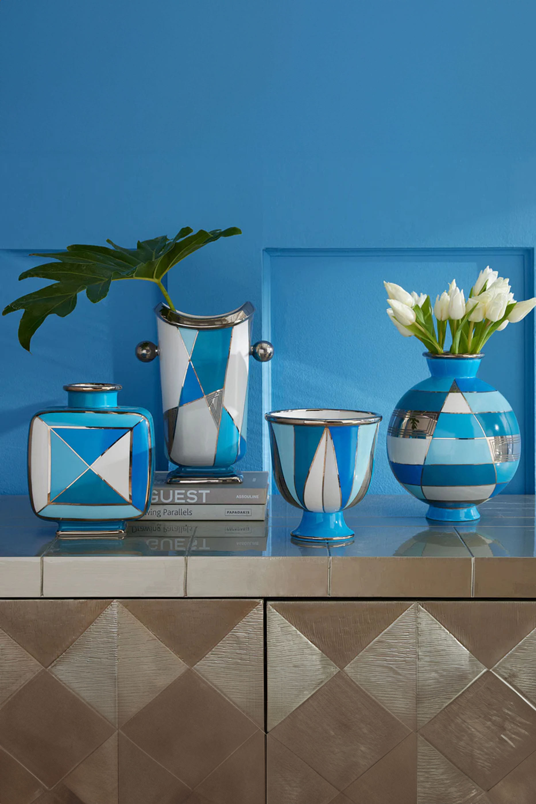 وعاء تورينو بنقشة مثلثات