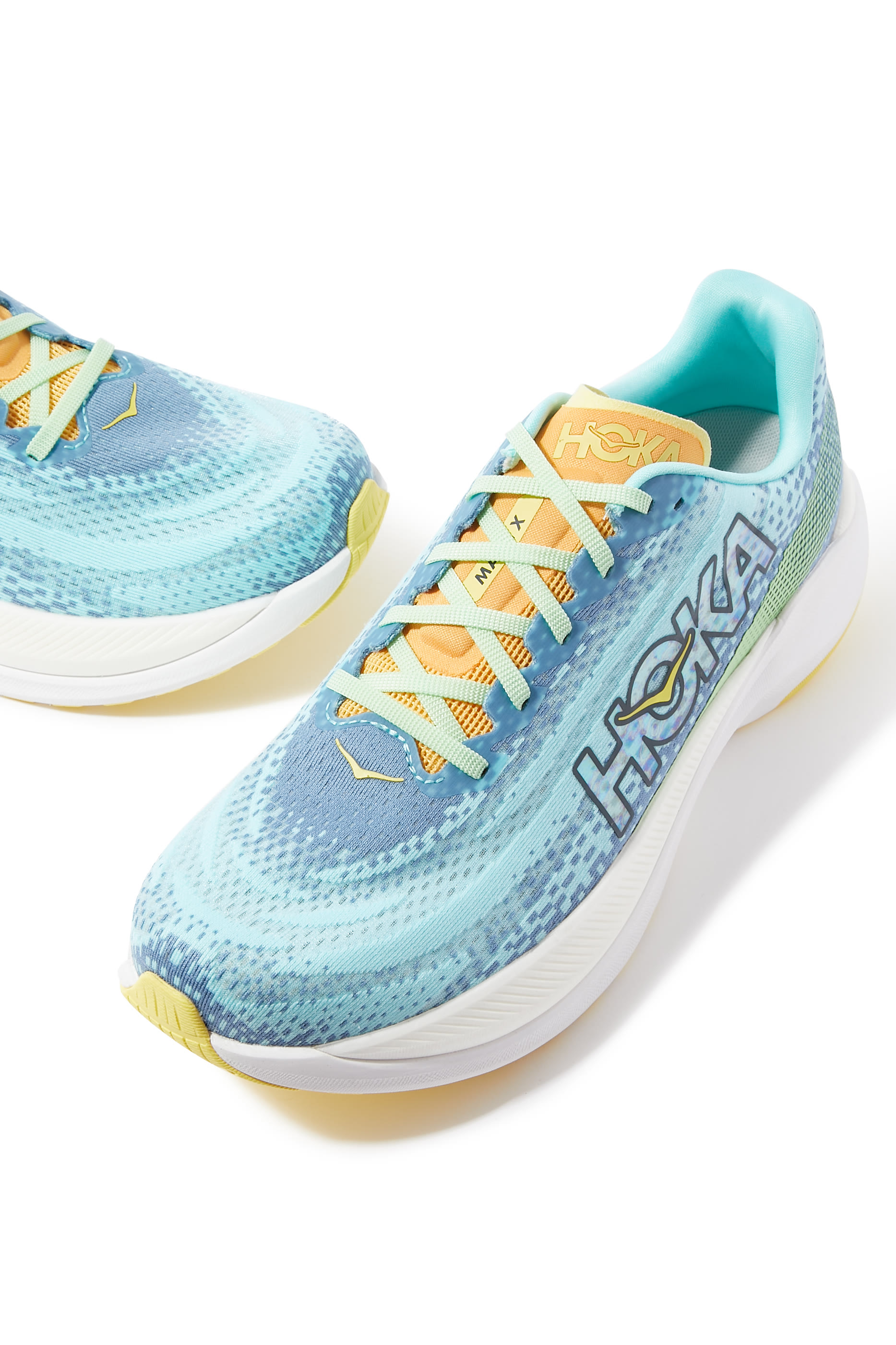 سنيكرز مارتش اكس