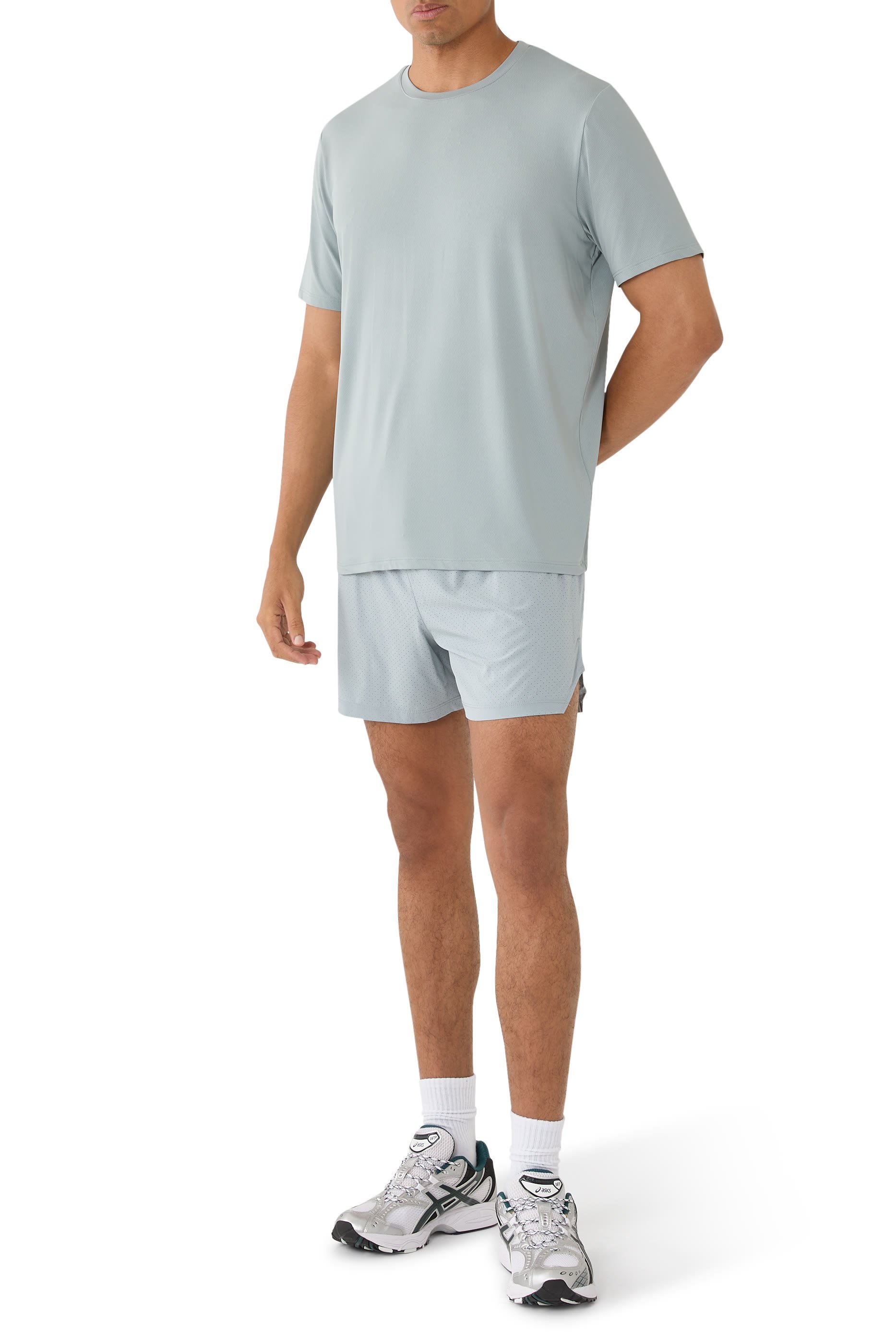 تيشيرت أي إي آر أو