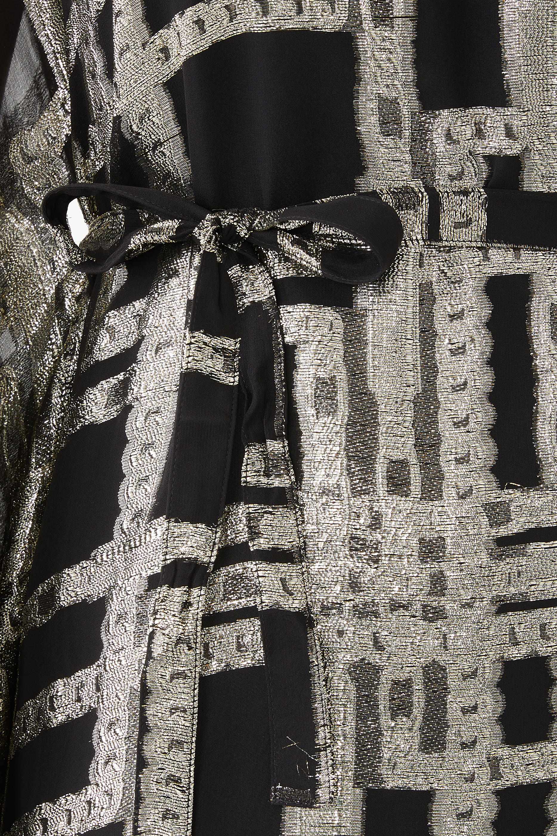 فستان طويل بنقشة مربعات