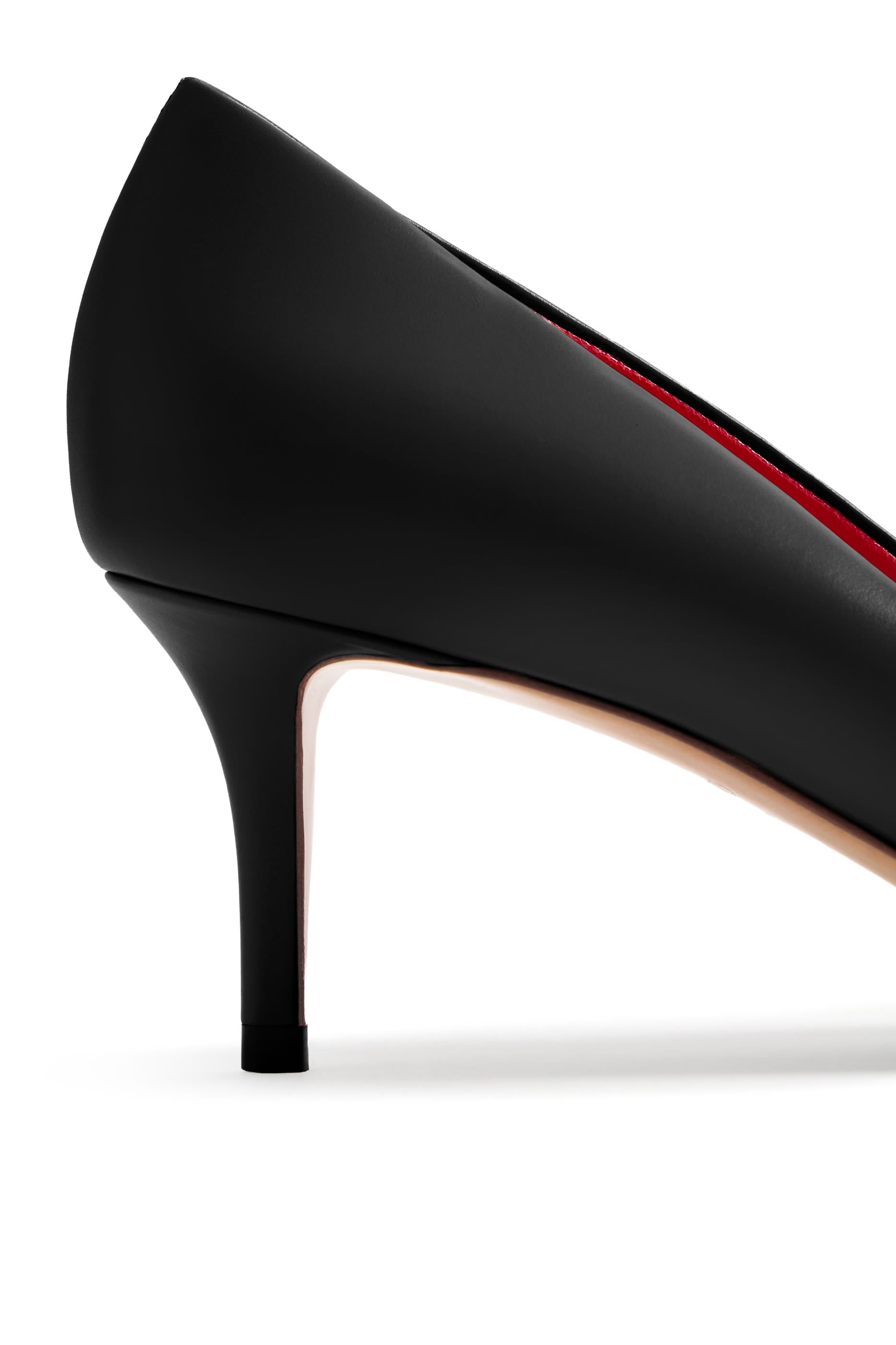 حذاء كلاسيك 80 بشعار الماركة 