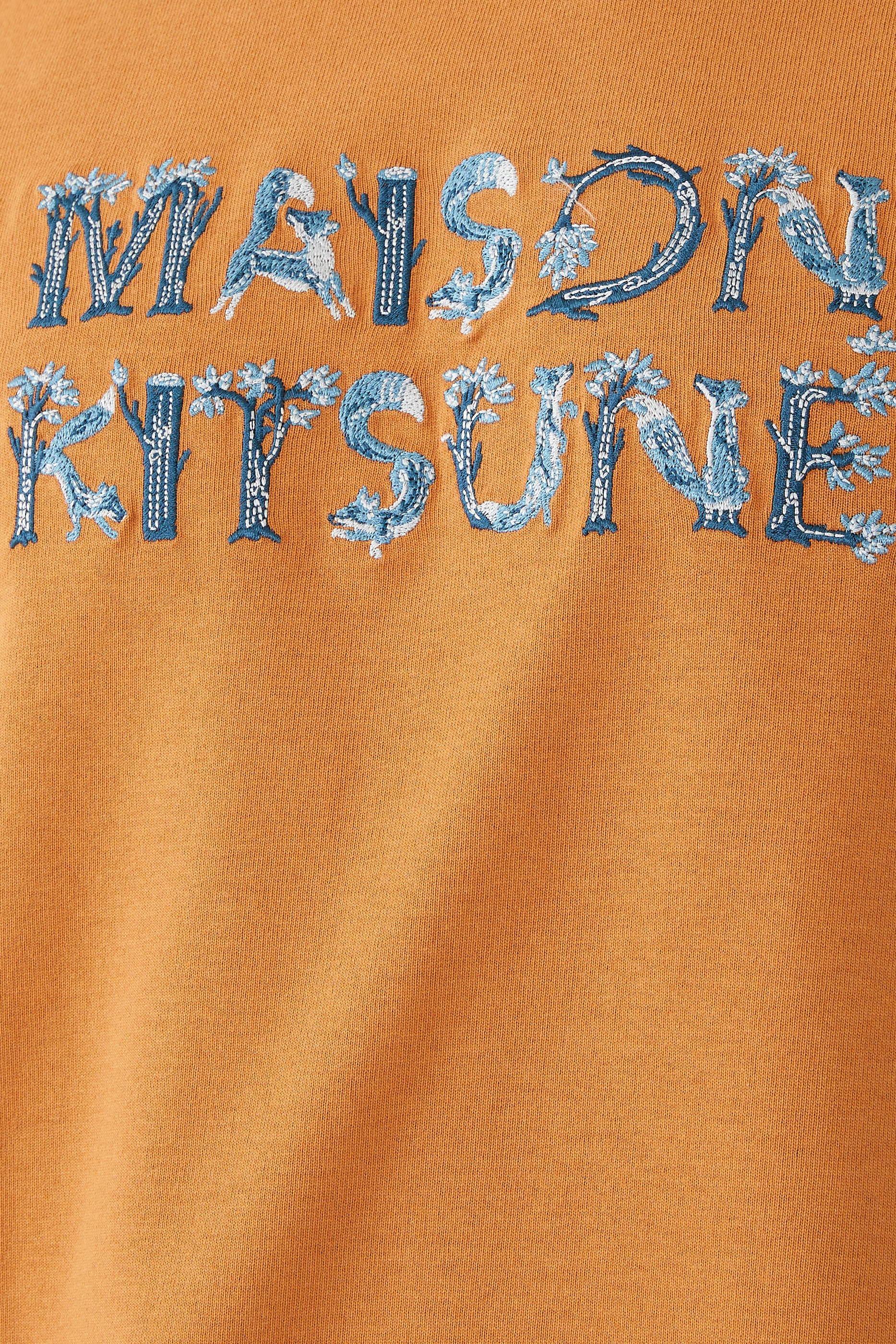 تيشيرت مريح بطبعة حروف بتصميم وودلاند