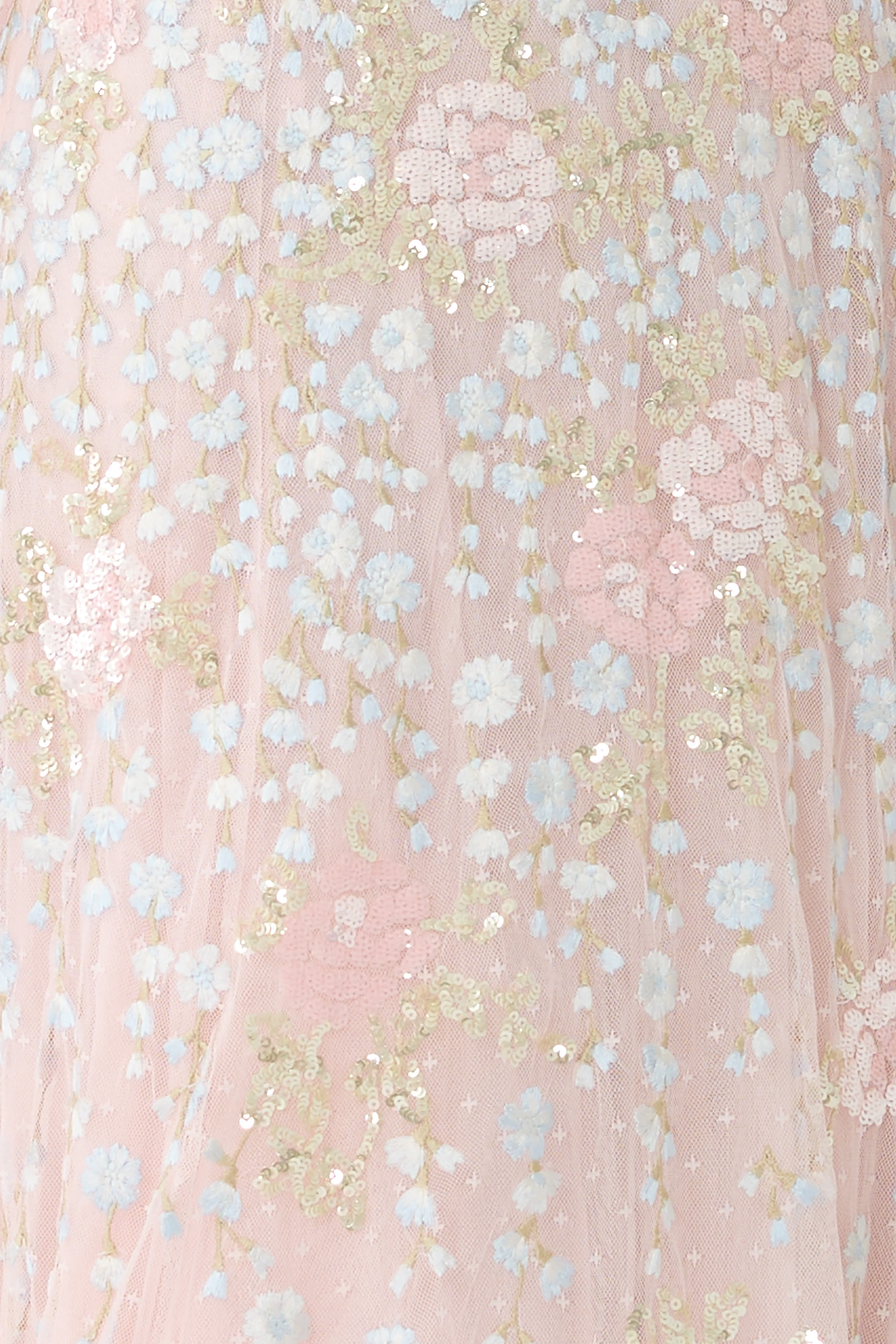 فستان كريسيدا بطول الكاحل مطرز بزهور بكاب