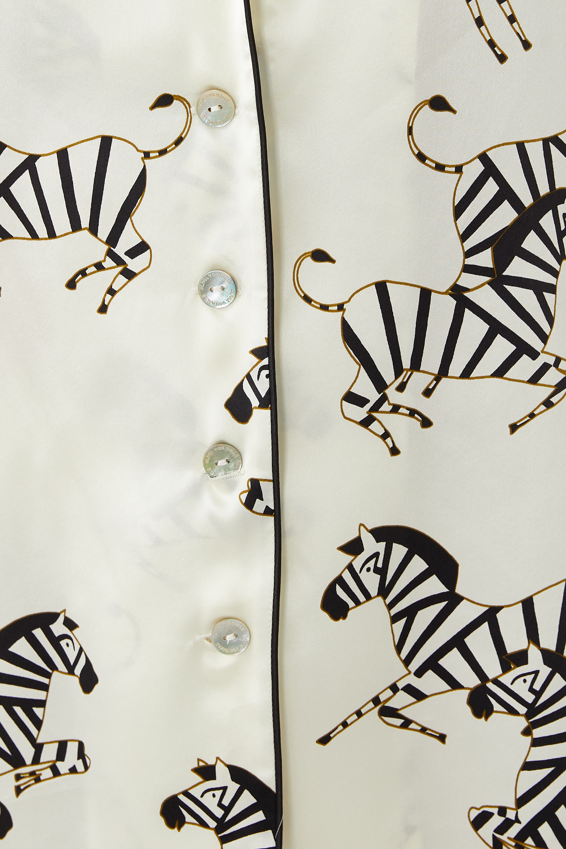 طقم بيجامة ليلى زيبيدي ساتان حريري