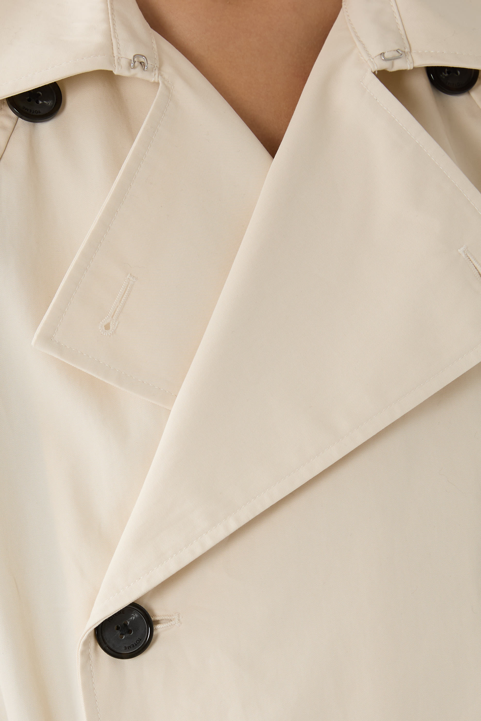 معطف ترنش بصفي أزرار