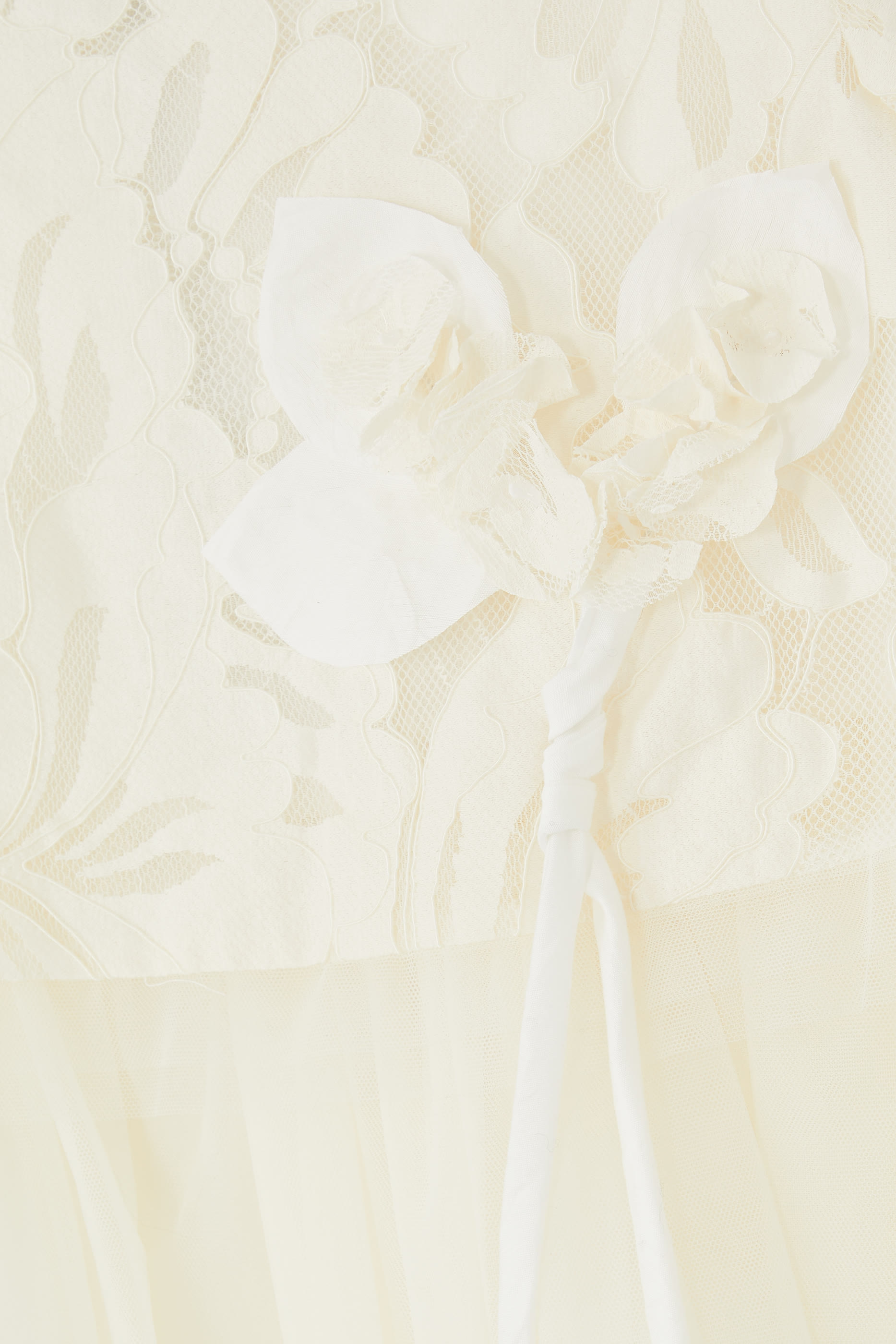 فستان دانتيل بطيات للأطفال