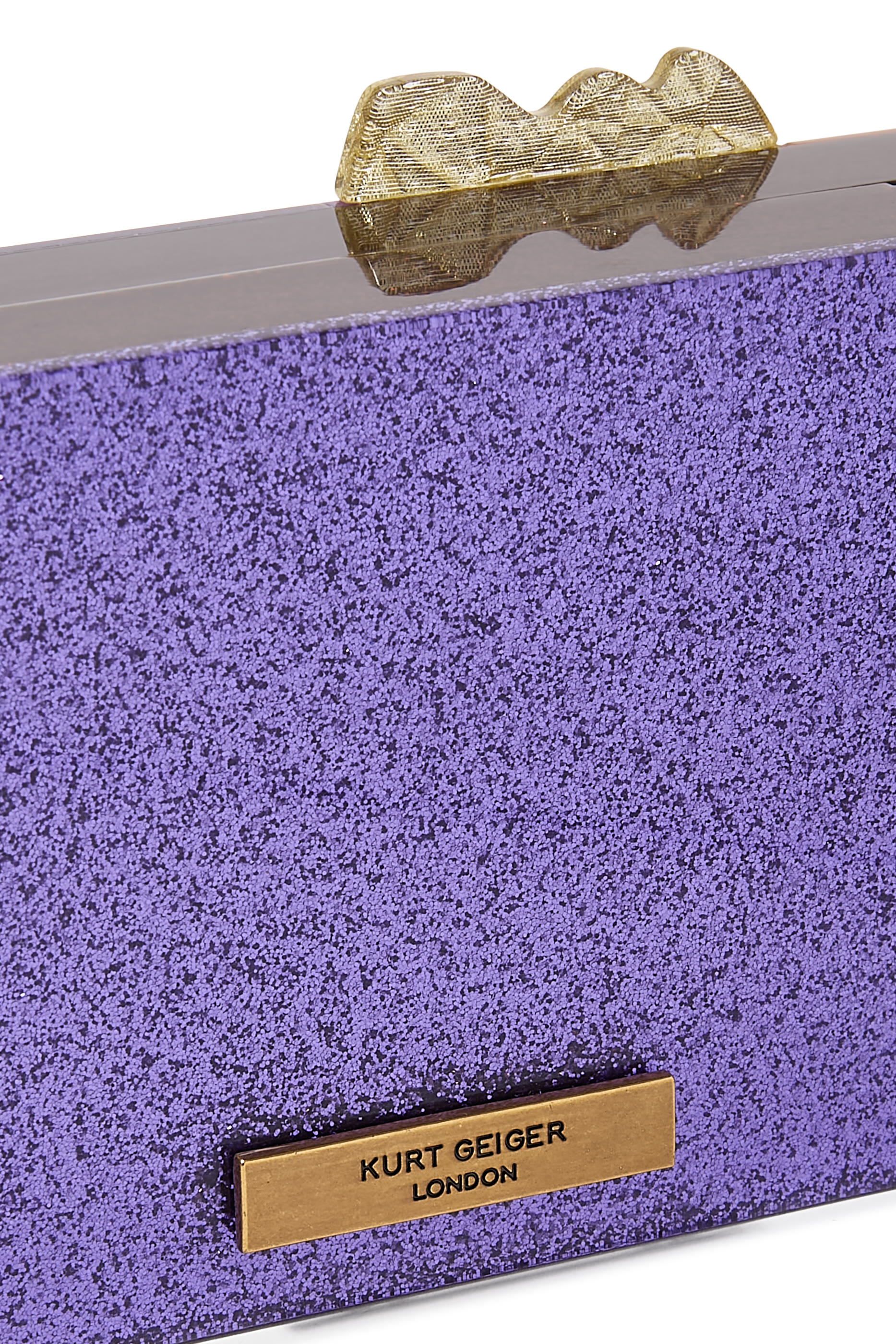 كلاتش بتصميم شوكولاتة