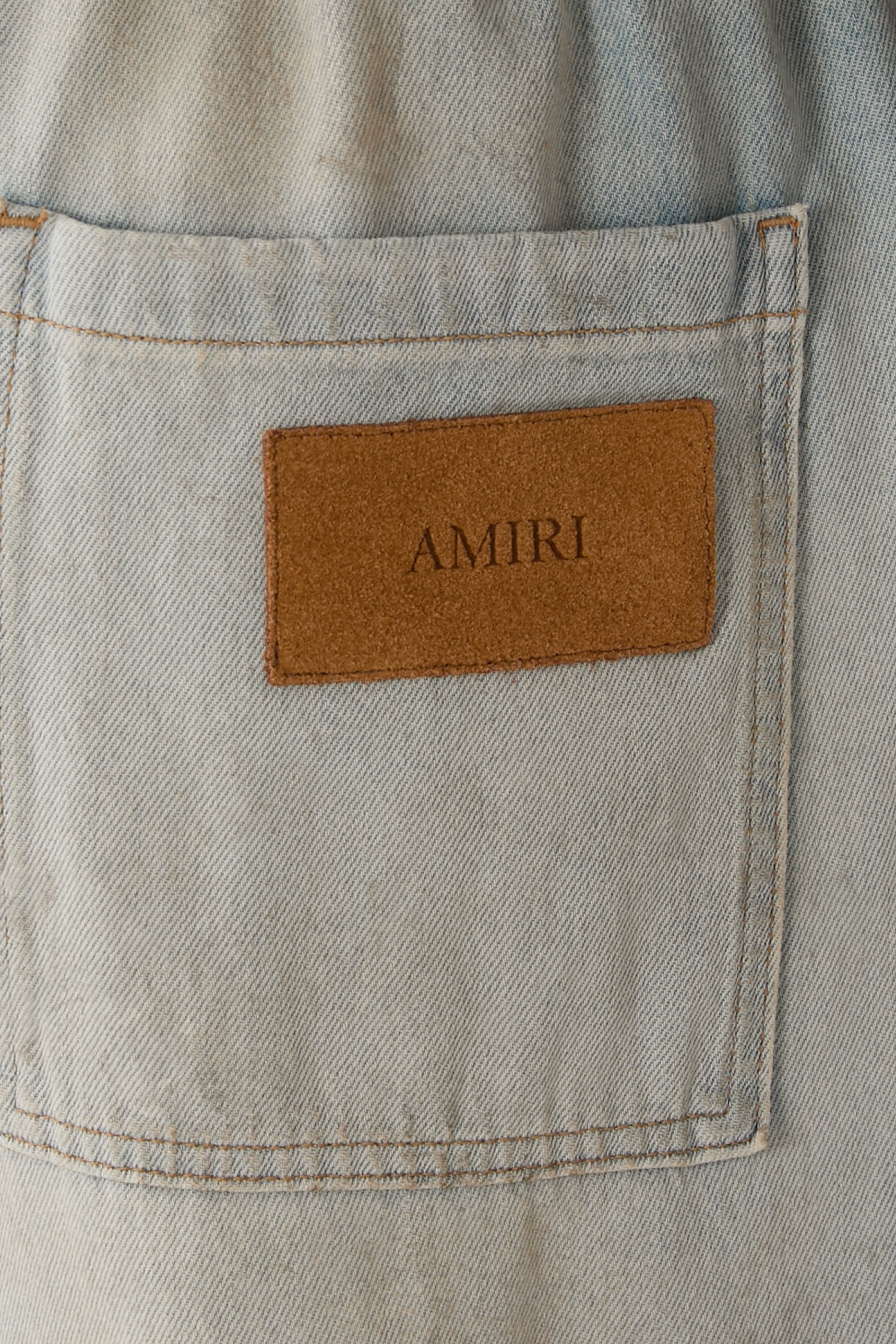 بنطال جينز باغي بقصة مريحة