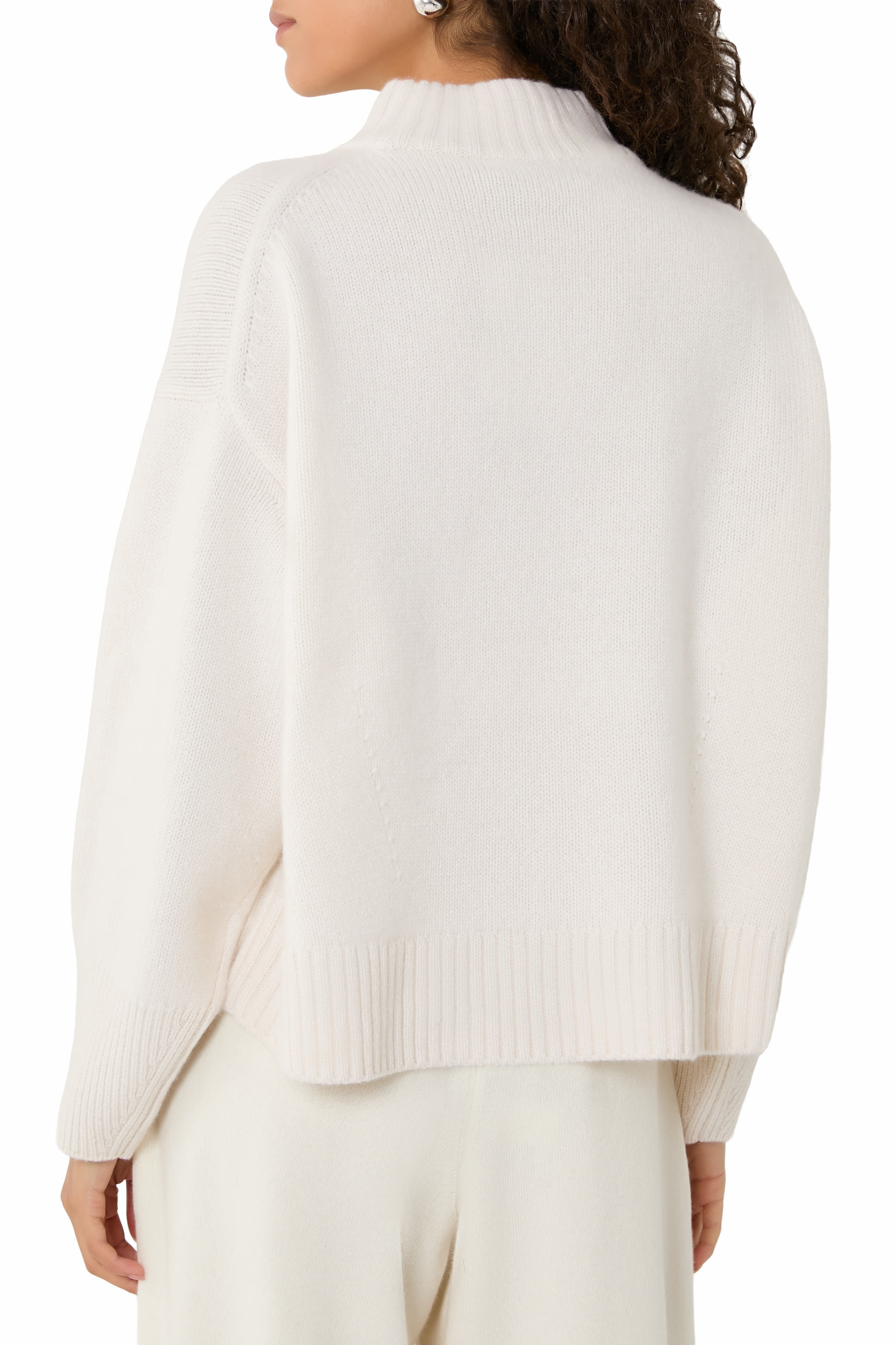 كنزة روزي بياقة عالية