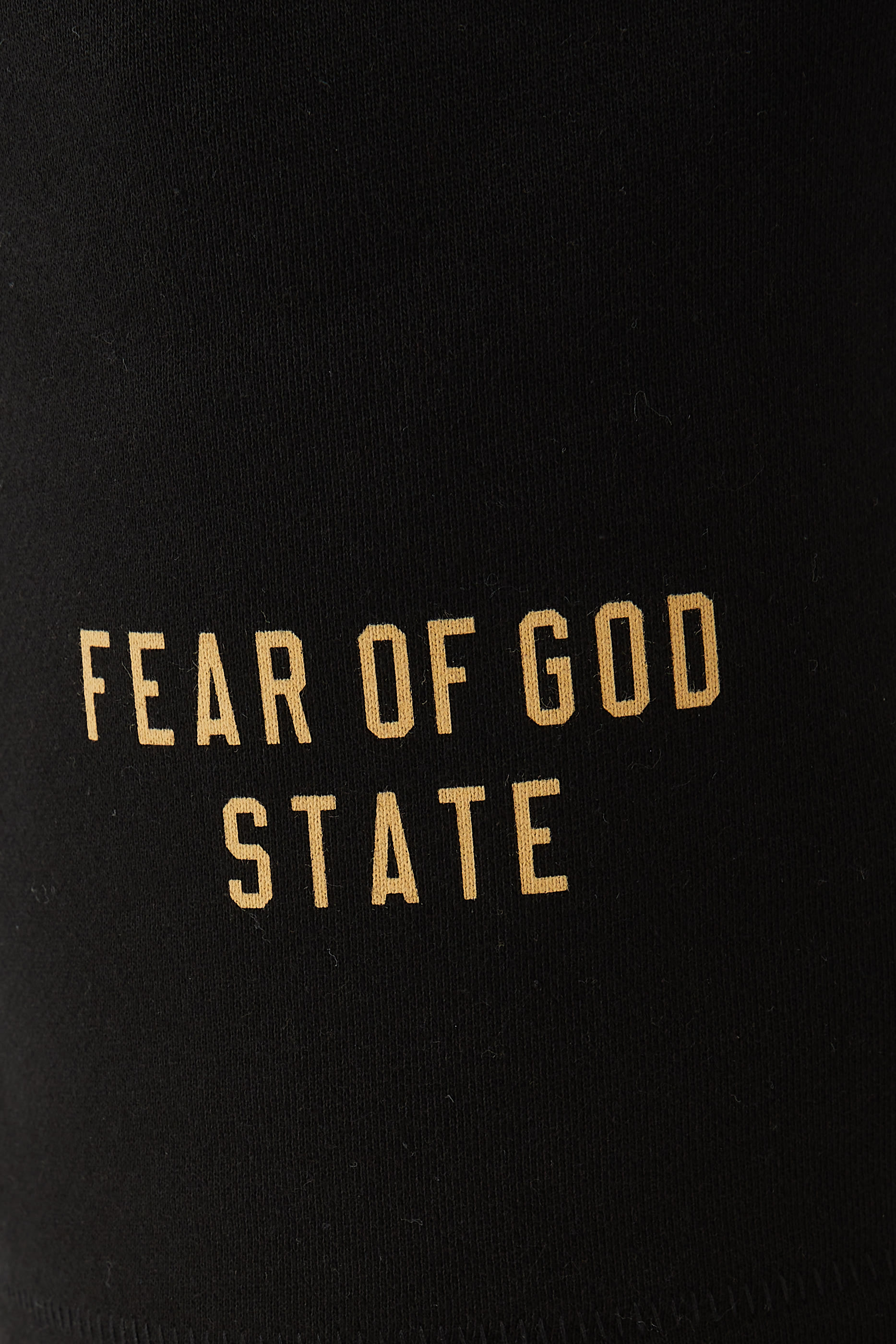 شورت سوكر بشعار الماركة صوف