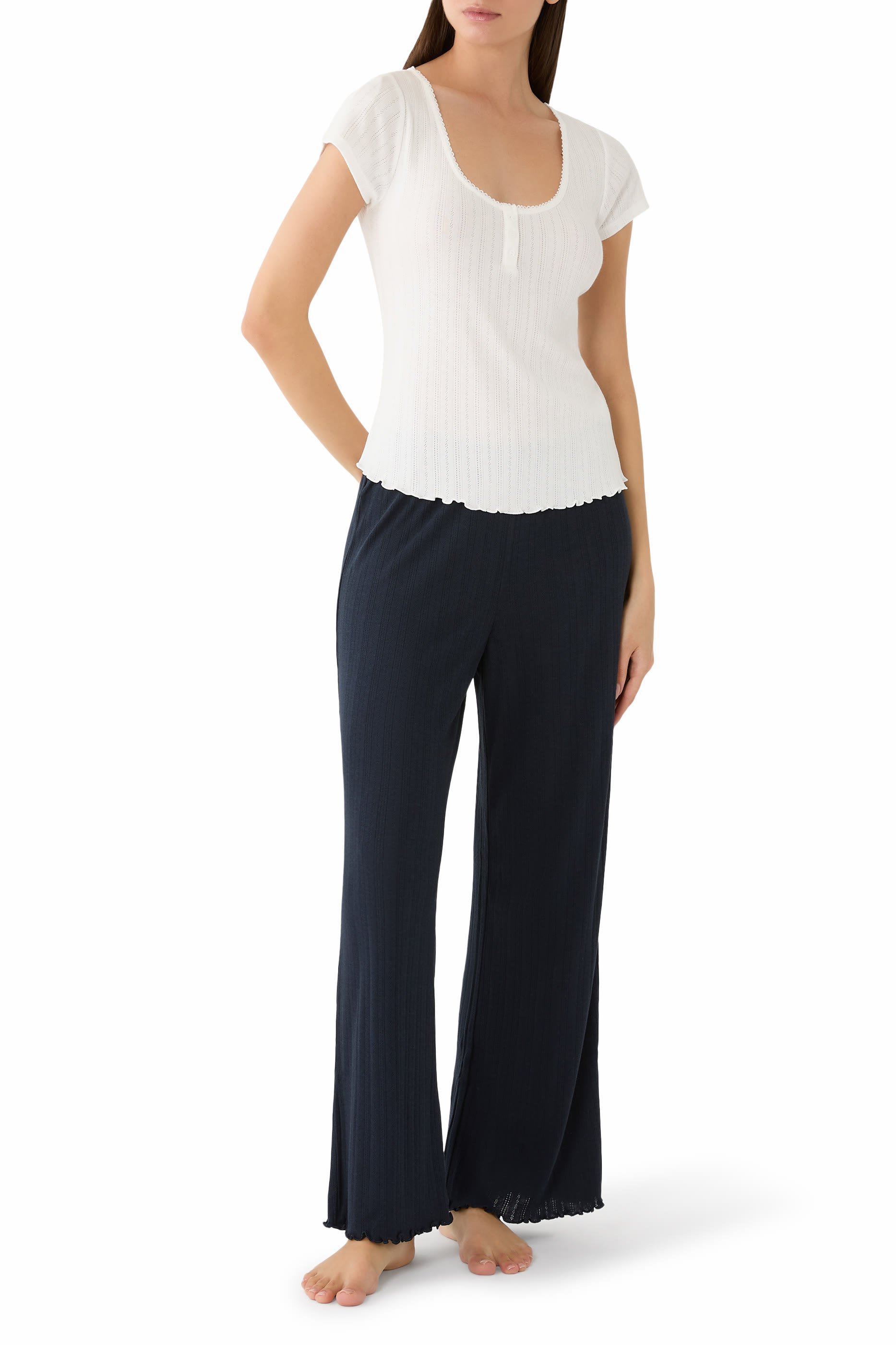 طقم بيجامة بوانتيل بياقة بحواف صدفية