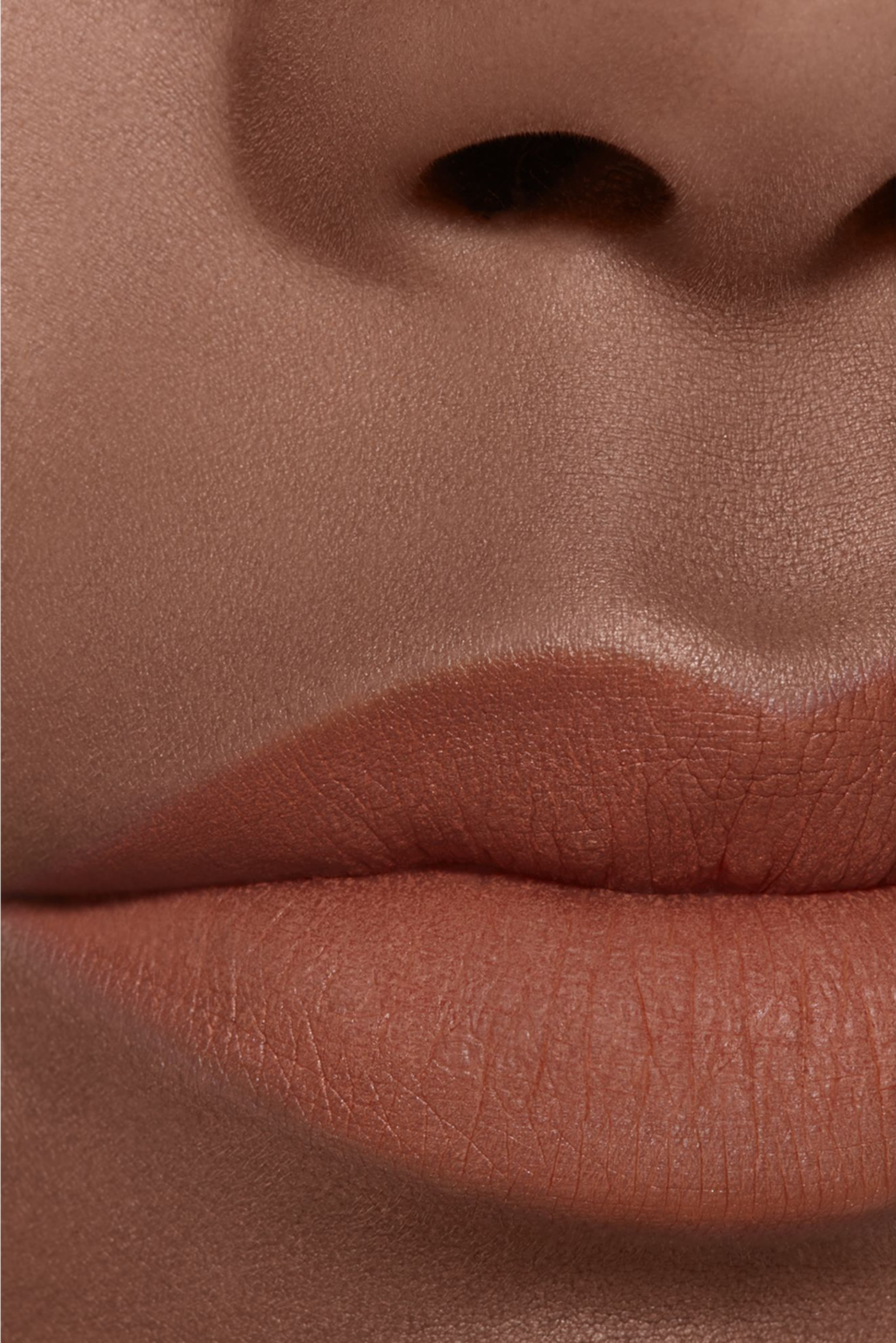 احمر شفاه Chanel Rouge Allure Liquid Velvet Ultrawear Intense مات سائل