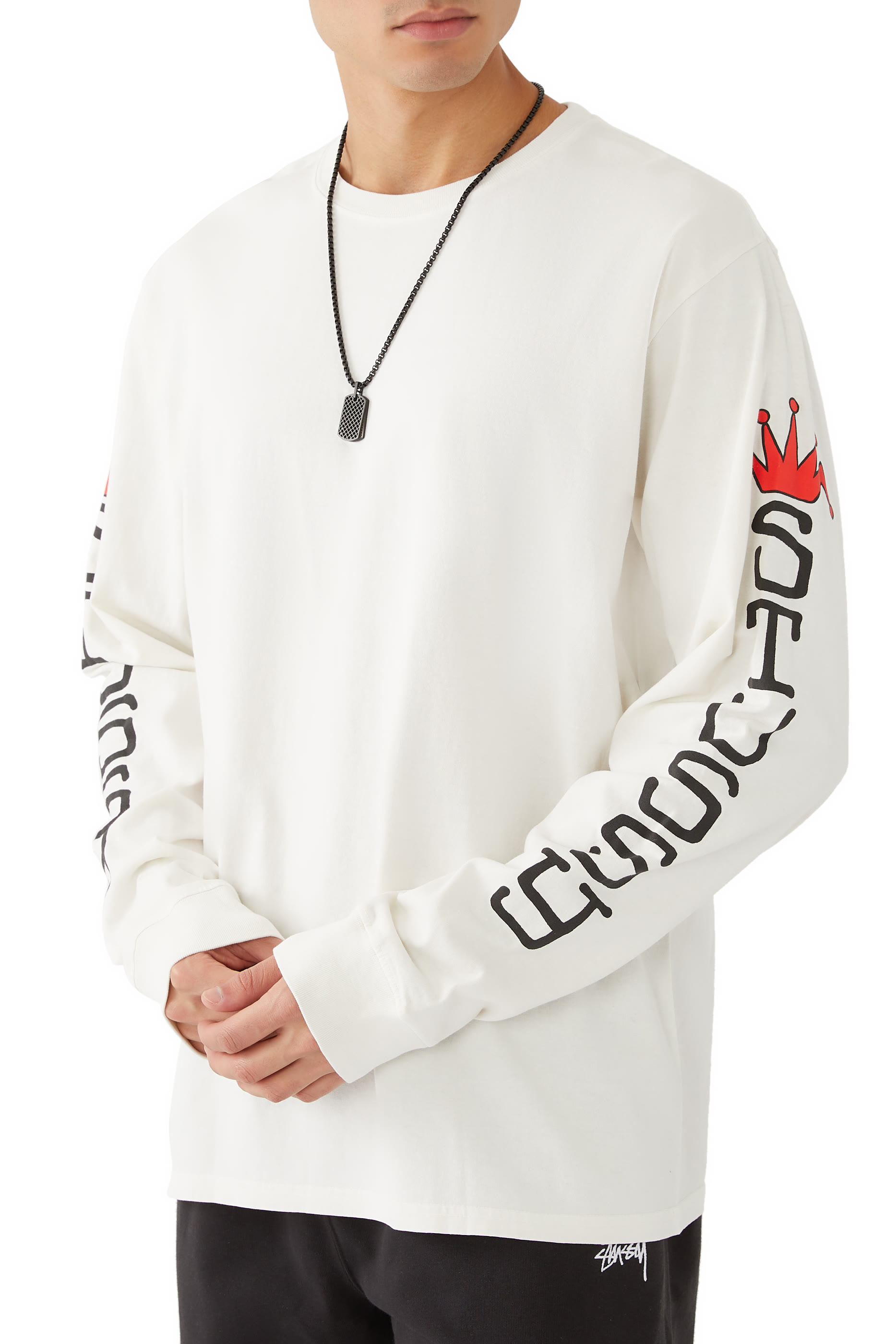 تيشيرت بأكمام طويلة بطبعات شعار كبير الحجم مصبوغ