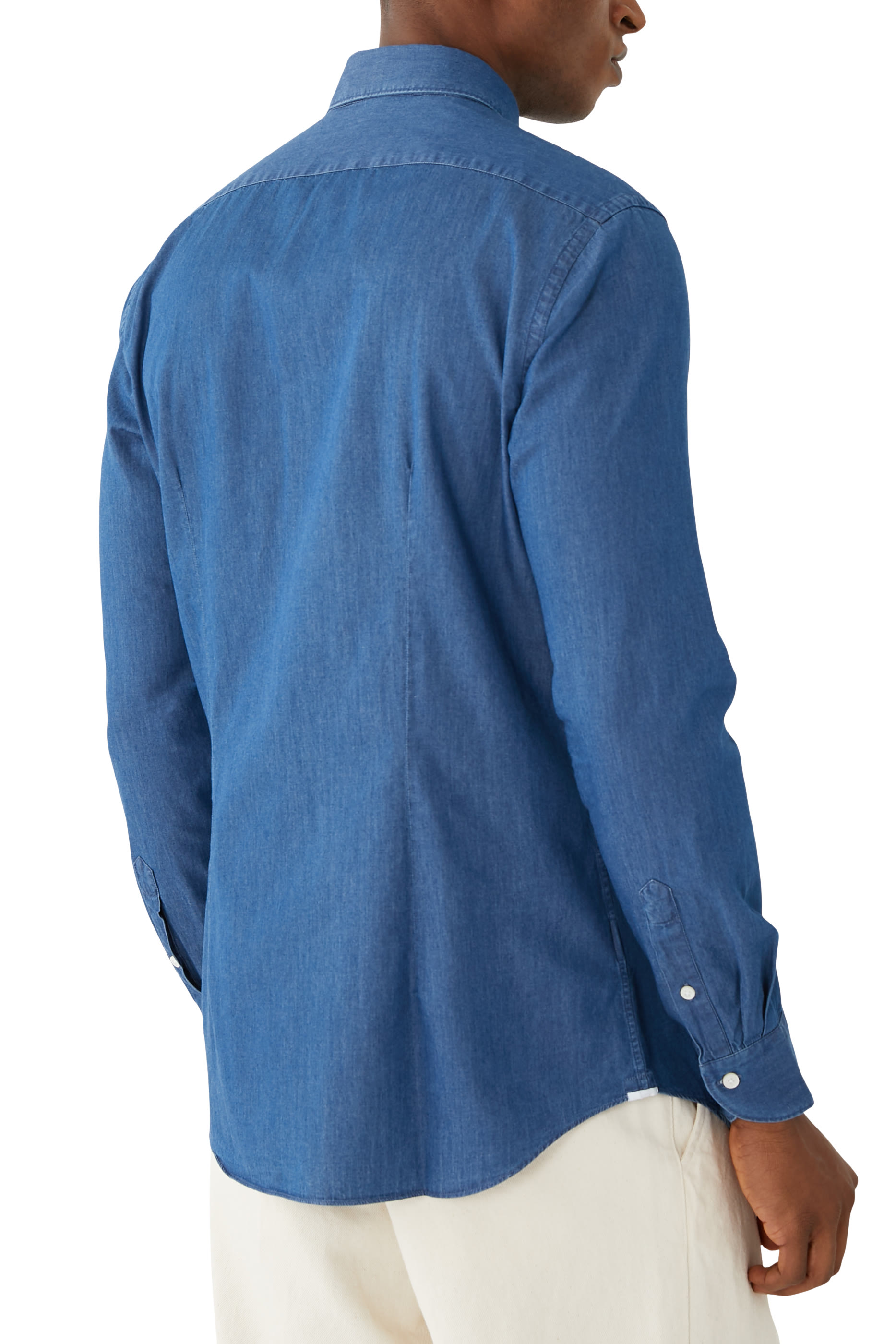 قميص بأكمام طويلة