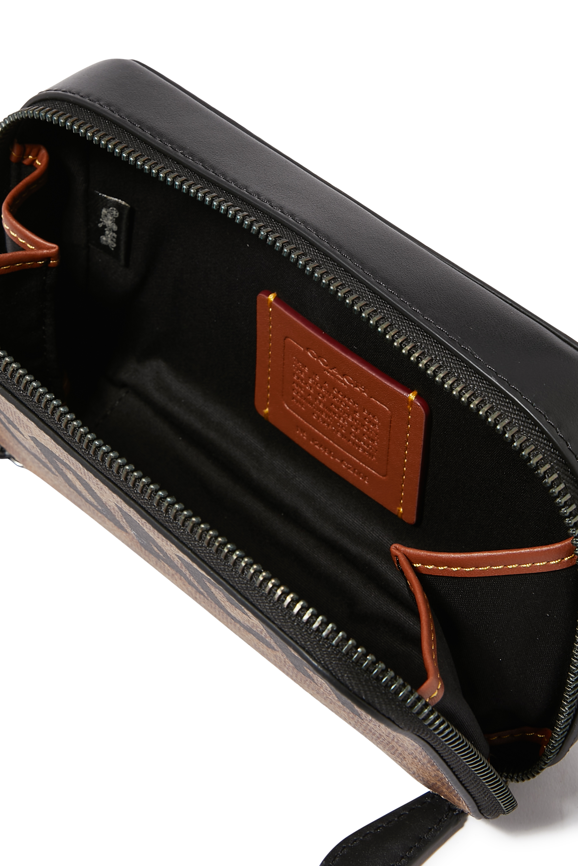 حقيبة كروس بودي شارتر بتصميم رفيع