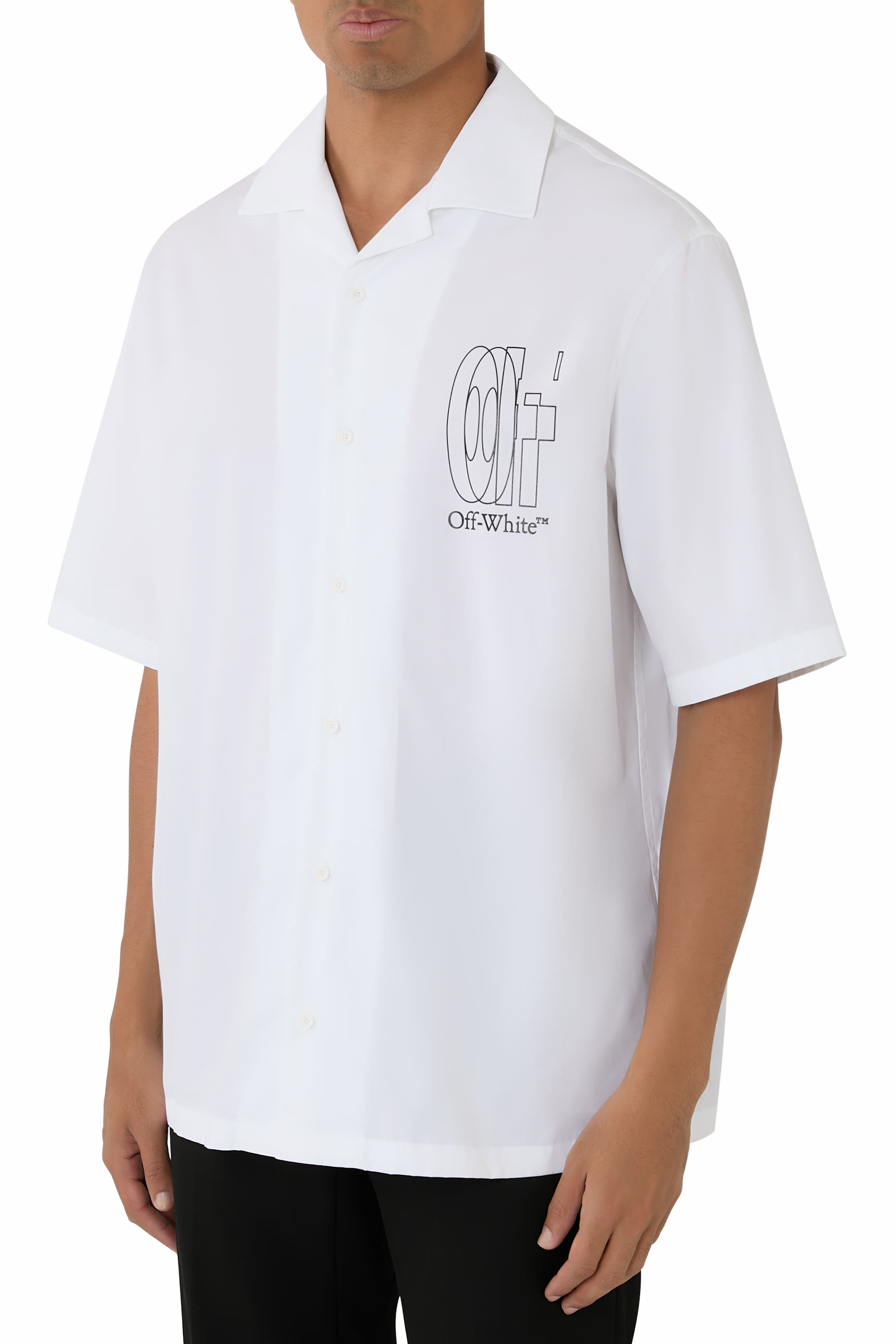 قميص بطبعة شعار الماركة