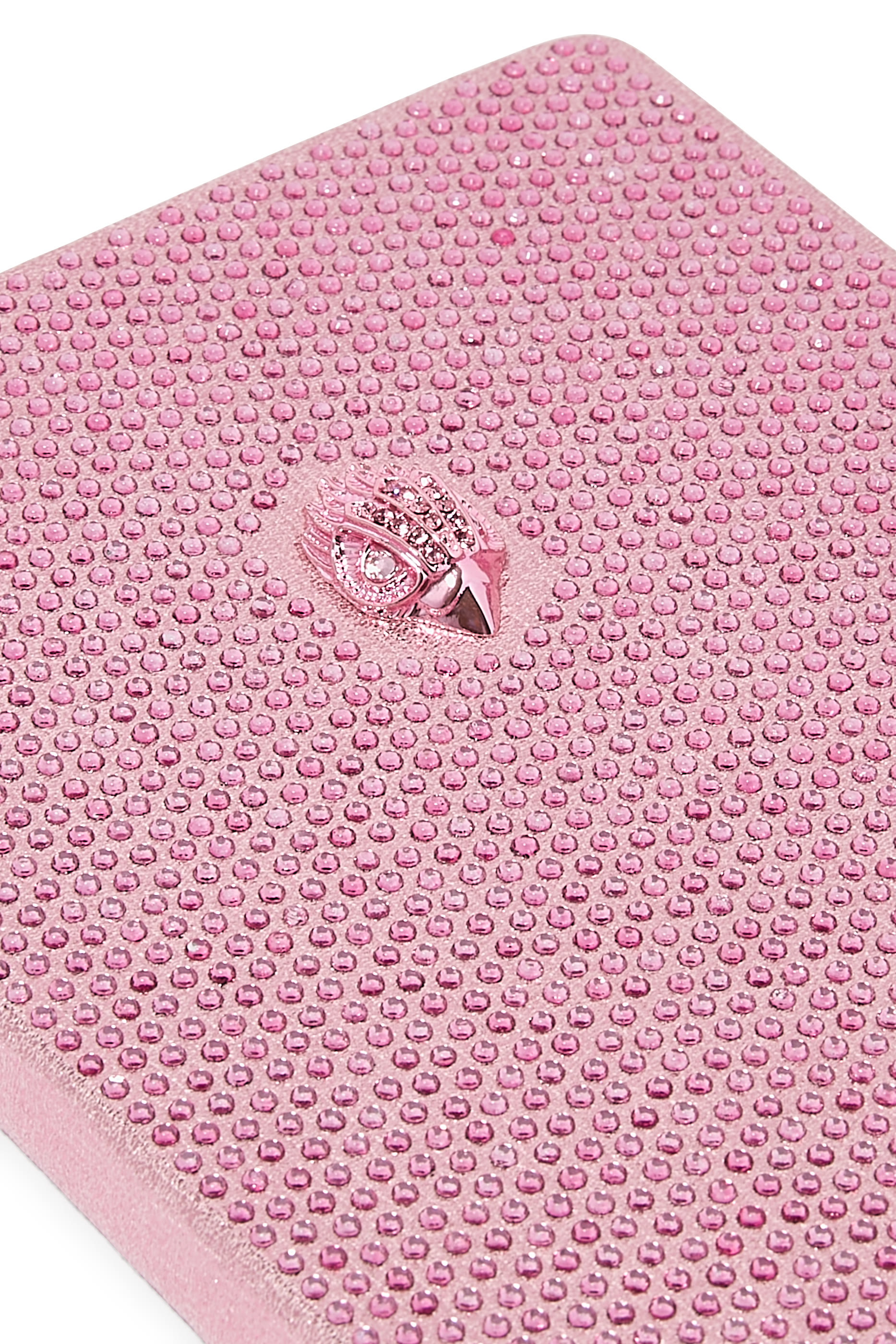 دفتر مزين بشعار الماركة