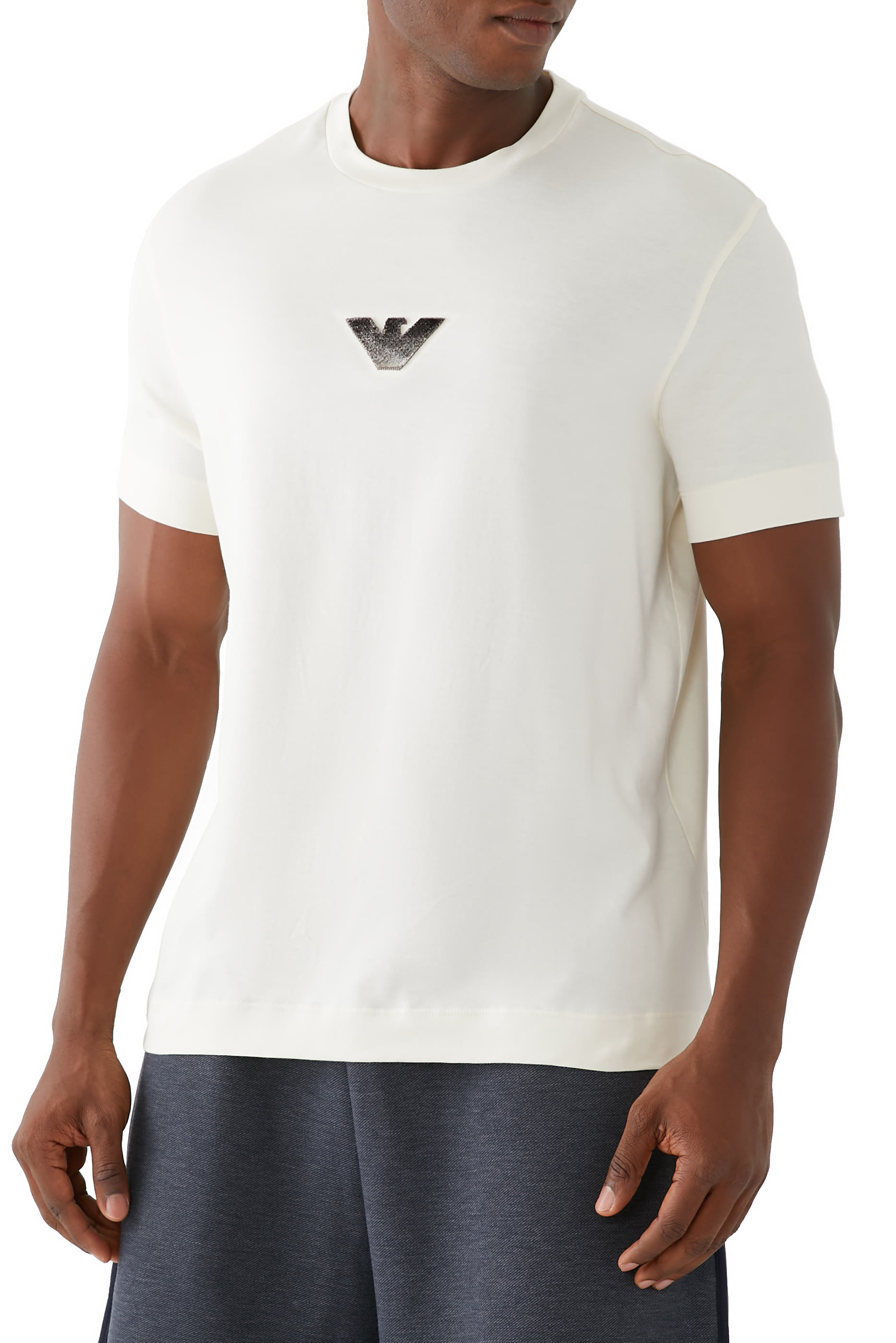 تيشيرت بشعار الماركة صغير الحجم