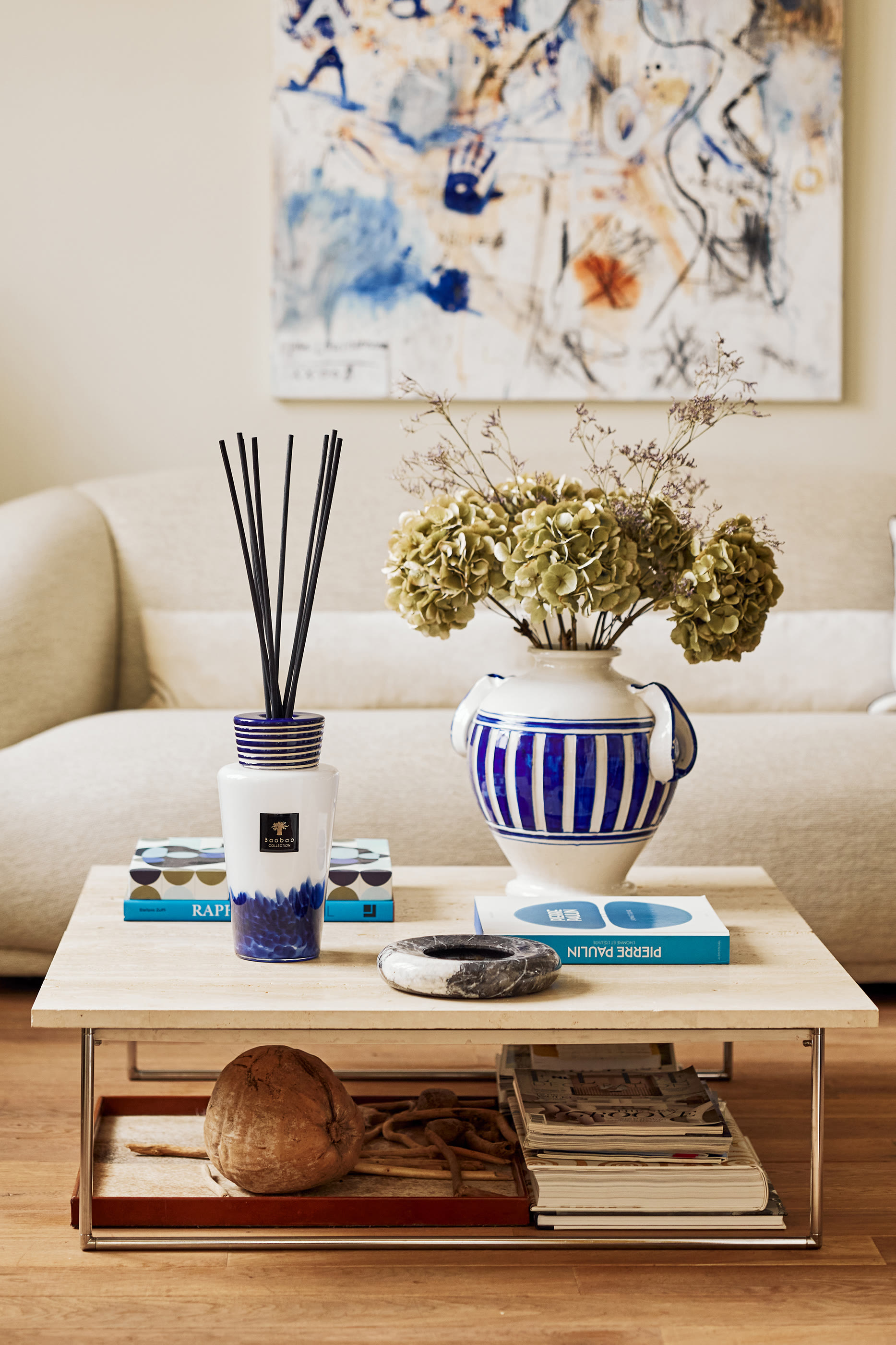 موزع عطر توتم فيذرز توارغ