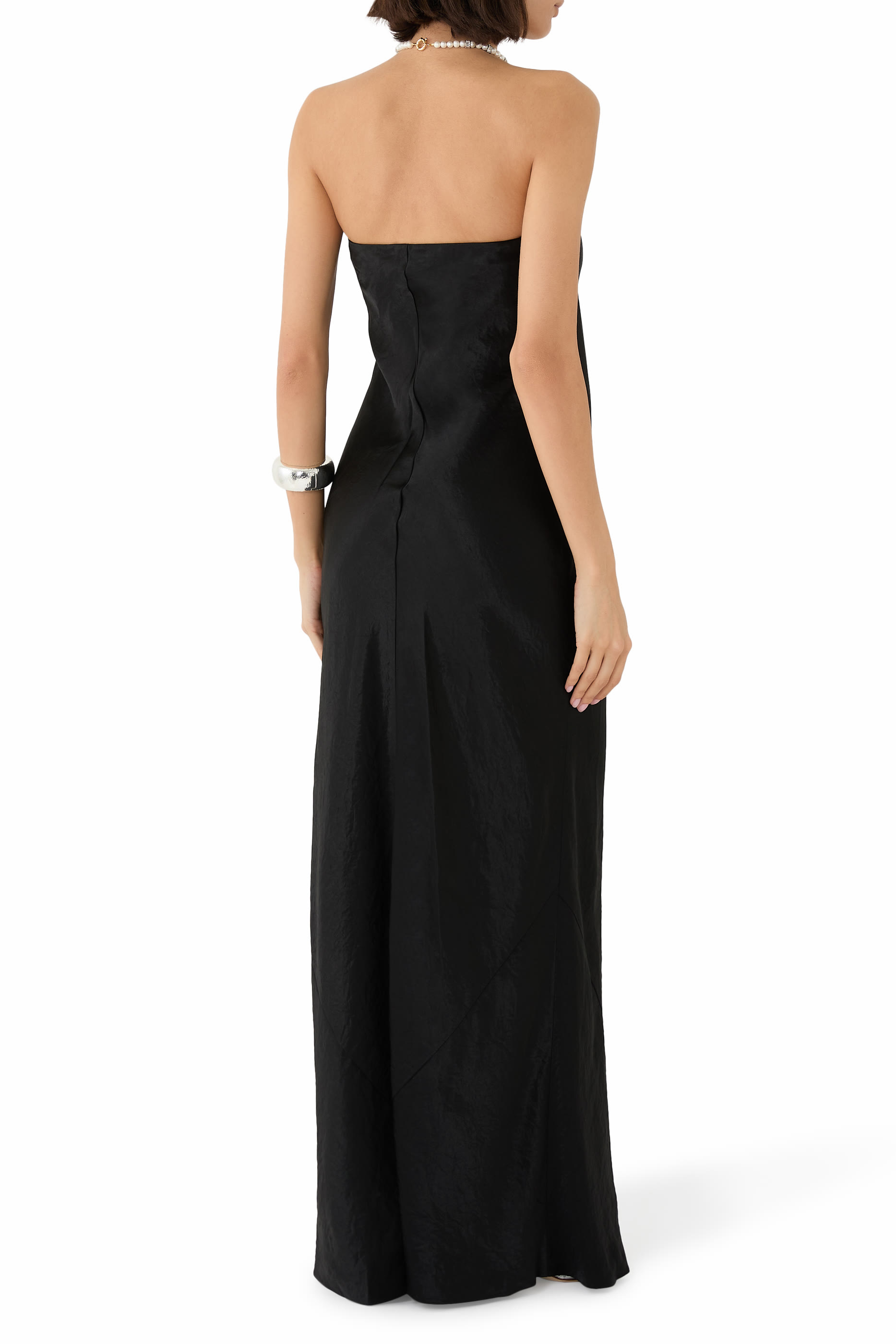 فستان طويل بلا حمالات ستان