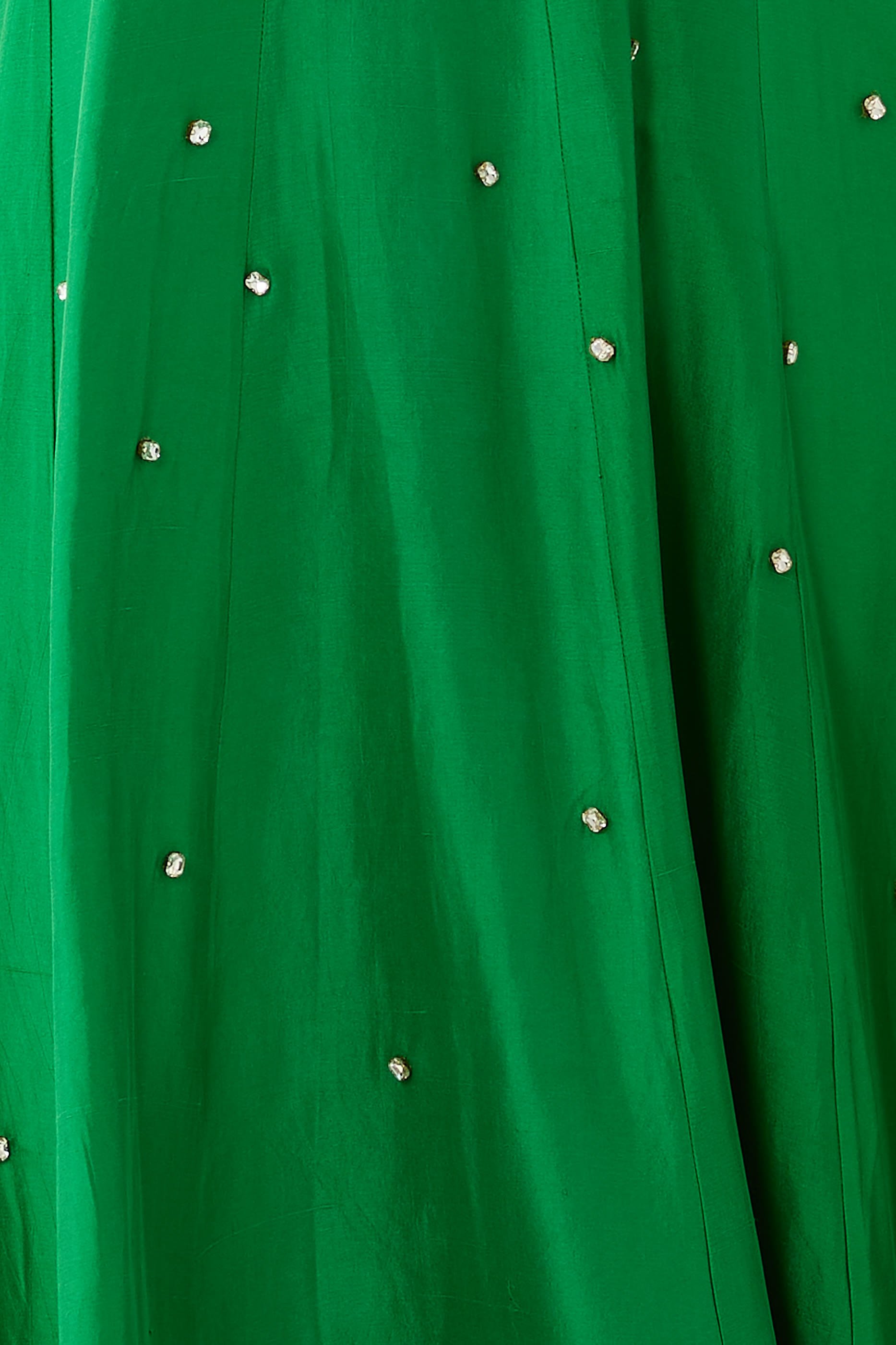 فستان لاش إميرالد مطرز 