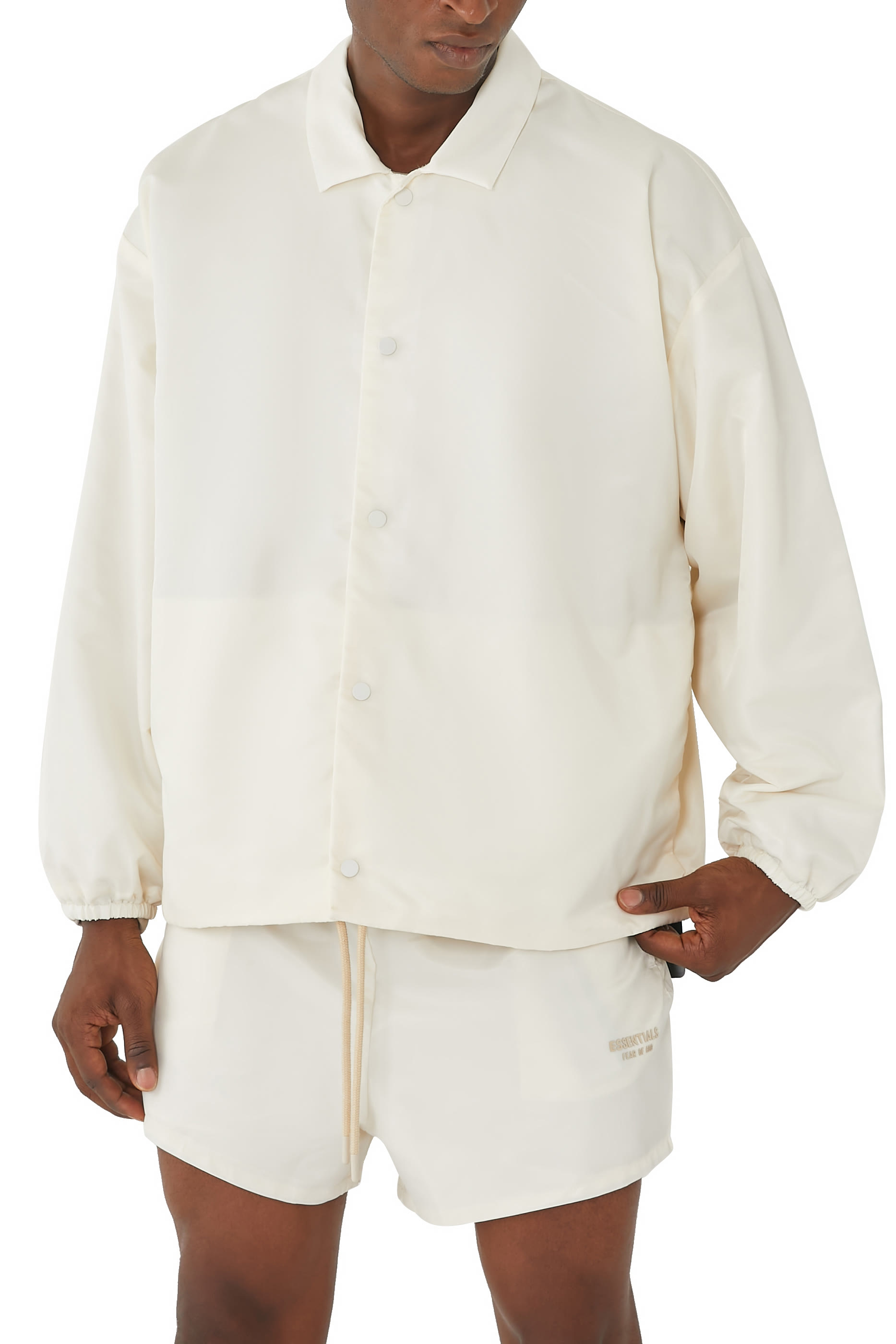 جاكيت رياضي بشعار الماركة