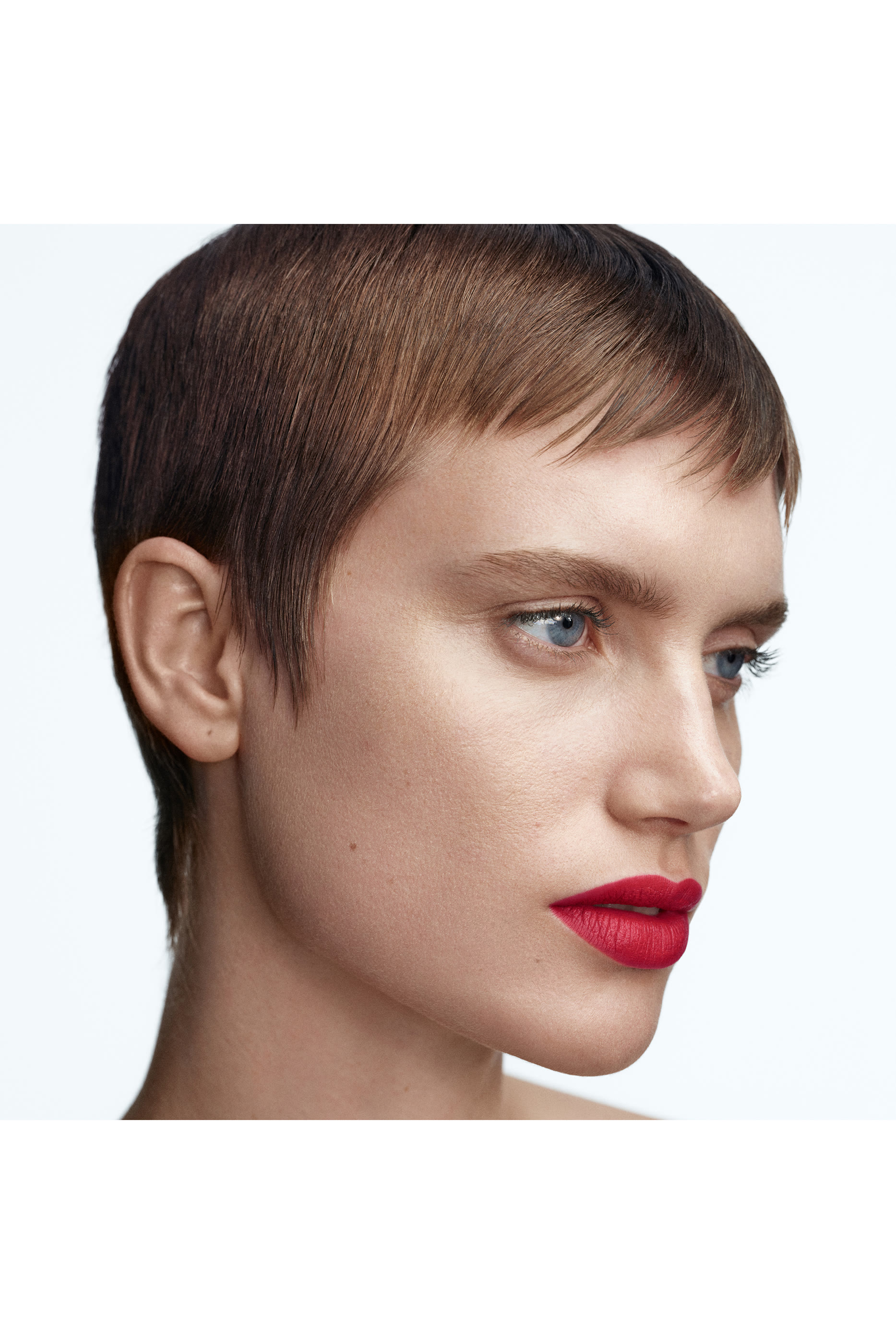 أحمر شفاه غير لامع