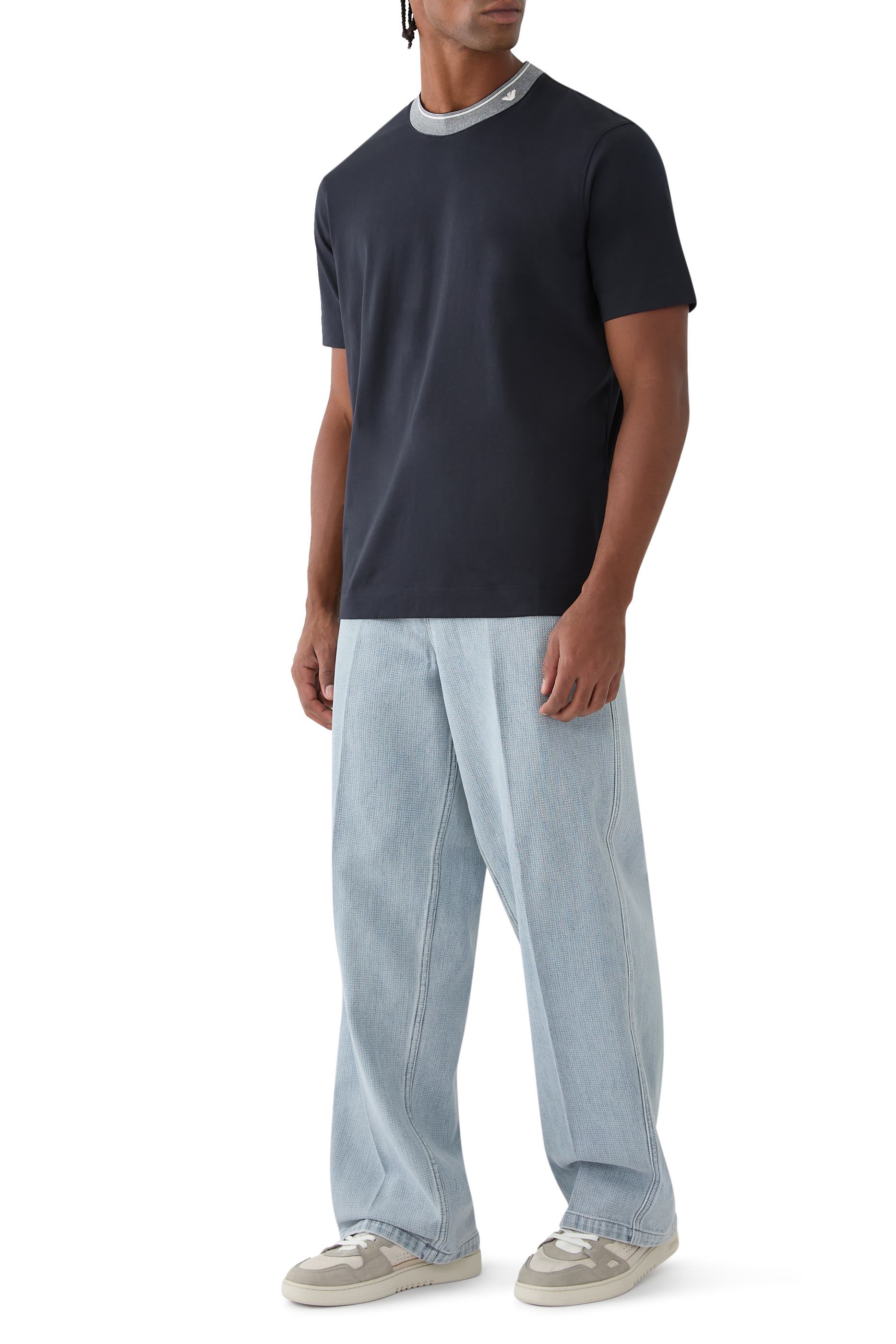 تيشيرت بأكمام قصيرة