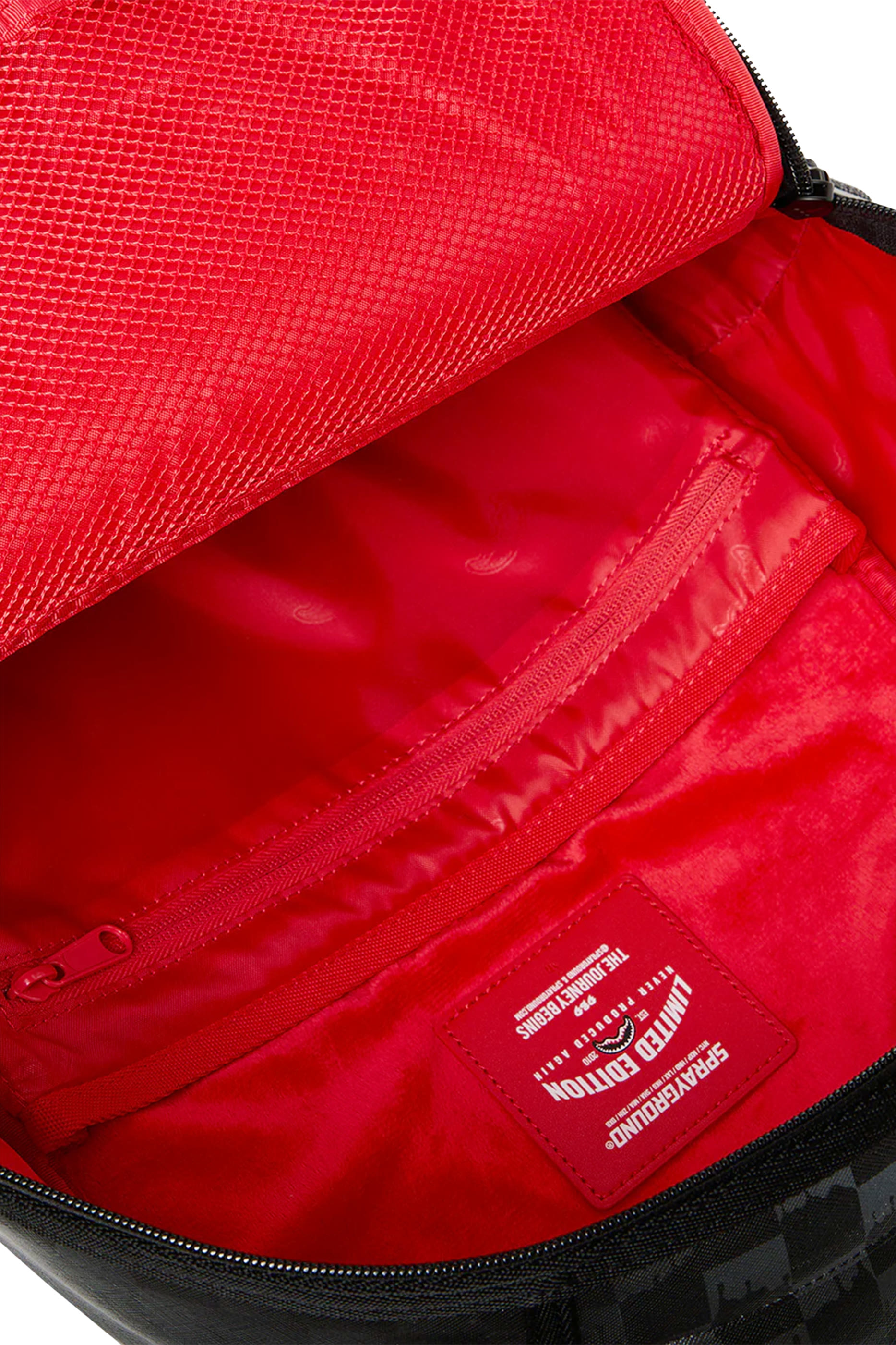 حقيبة ظهر بنقشة رسامي جدران في محطات المترو