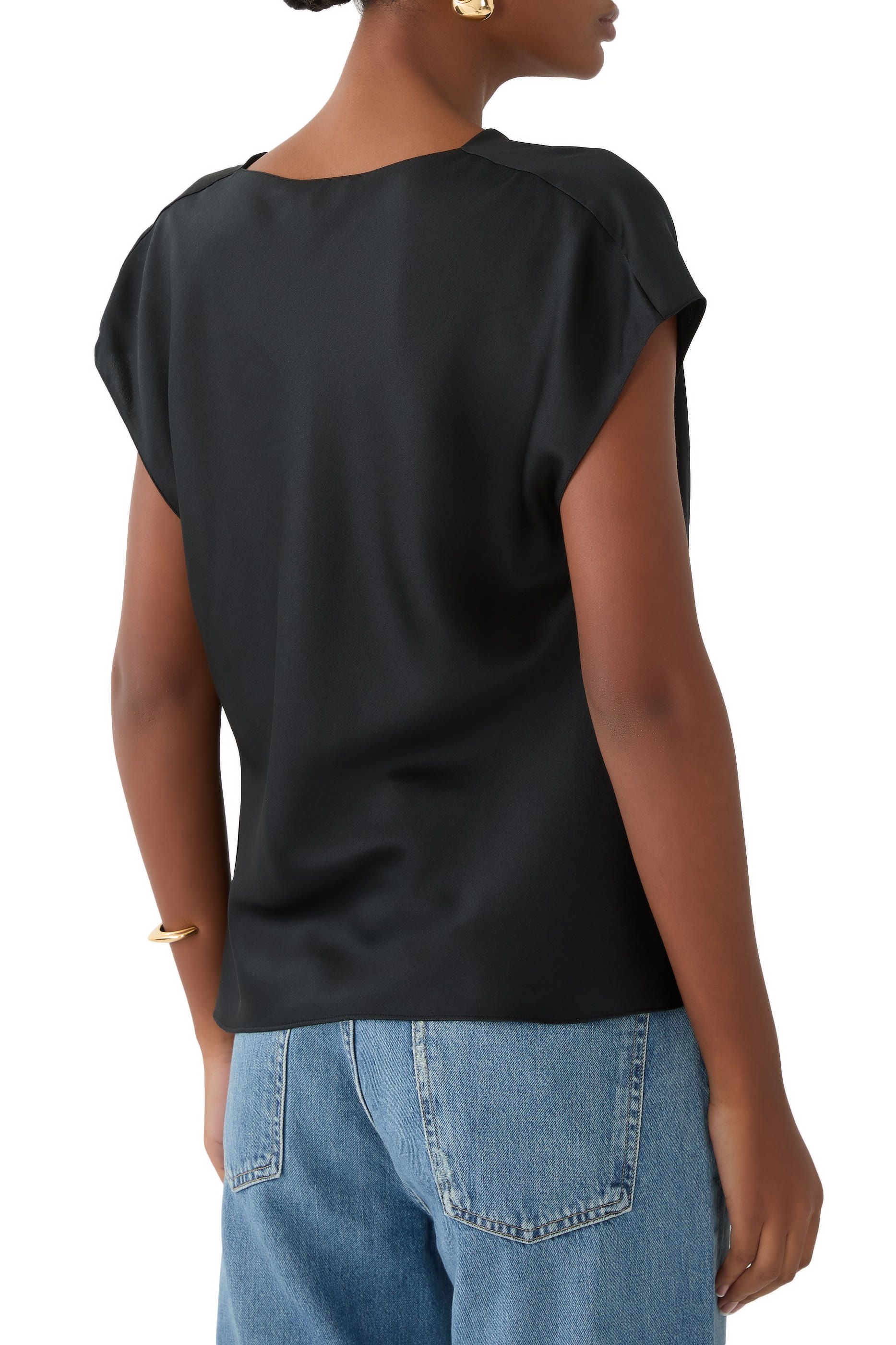 بلوزة حرير بياقة مطوية