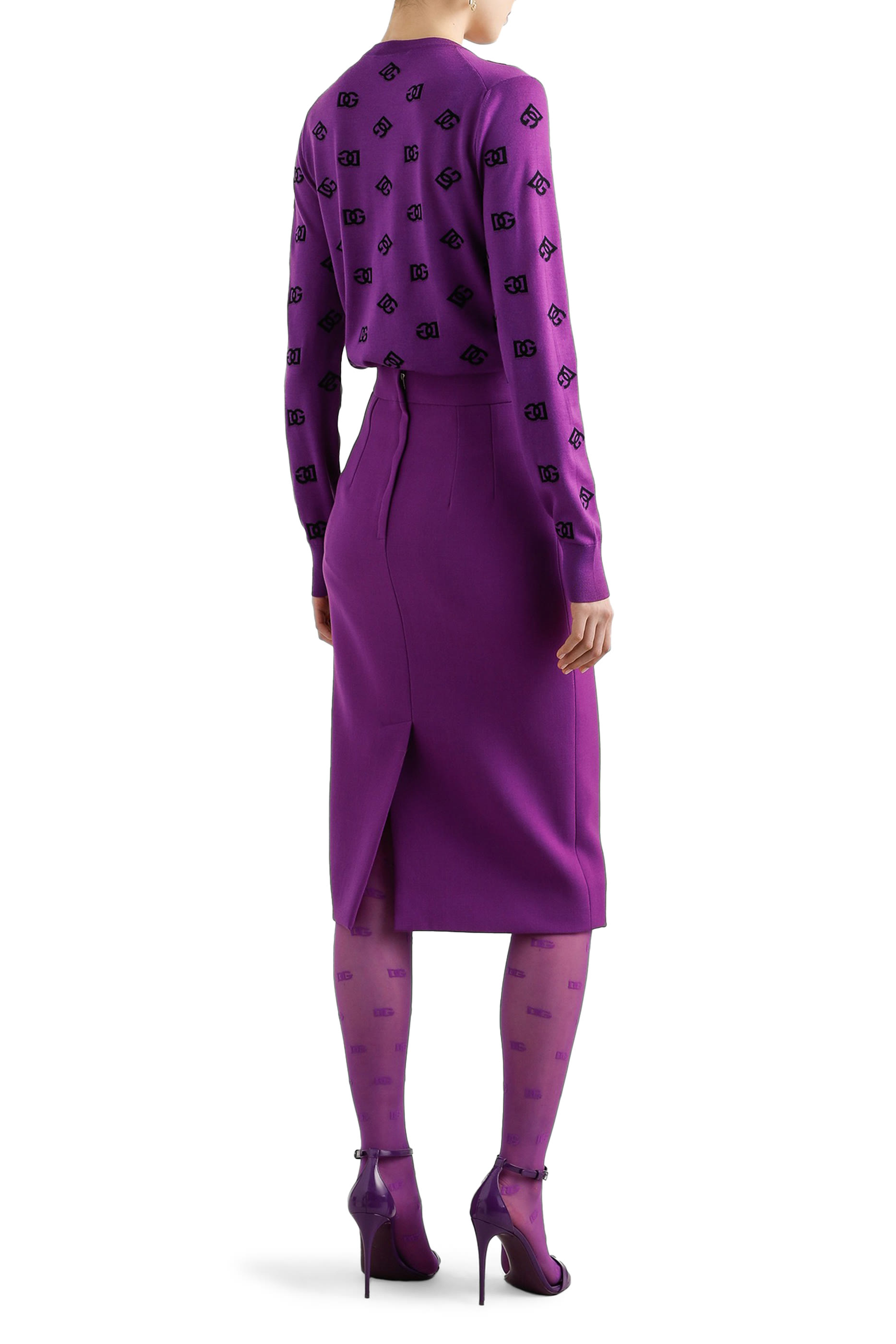 كنزة بنقشة شعار الماركة بلون مغاير صوف وحرير جاكار