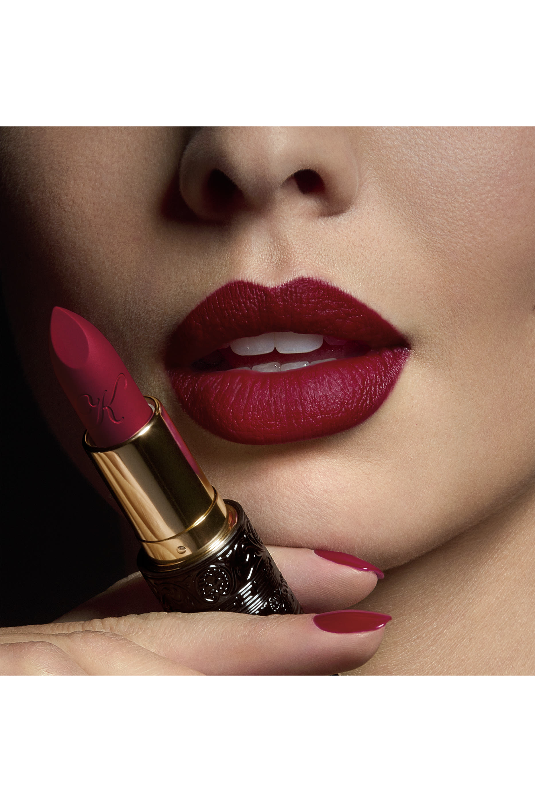 أحمر شفاه لو روج بيرفيوم غير لامع