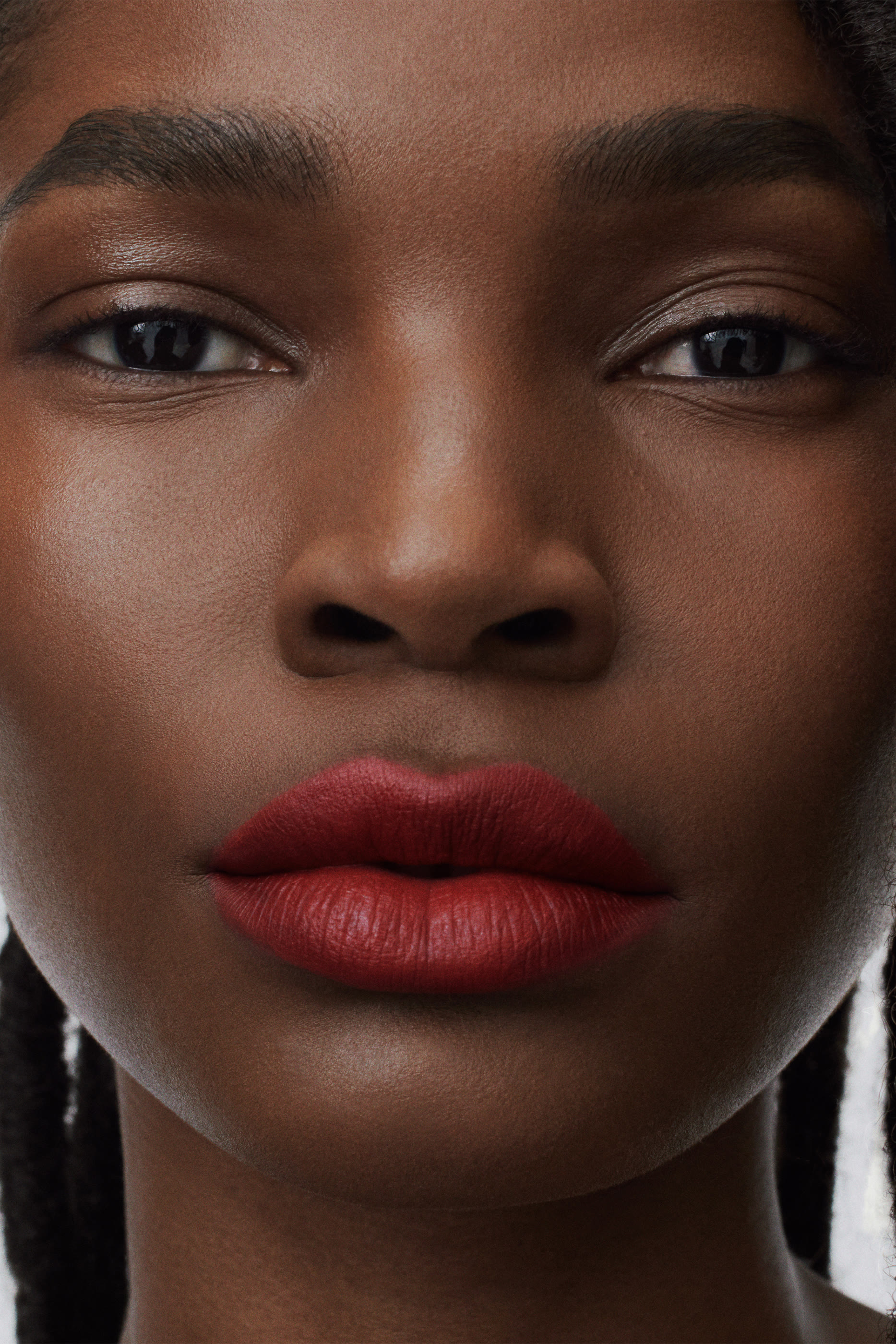 أحمر شفاه غير لامع